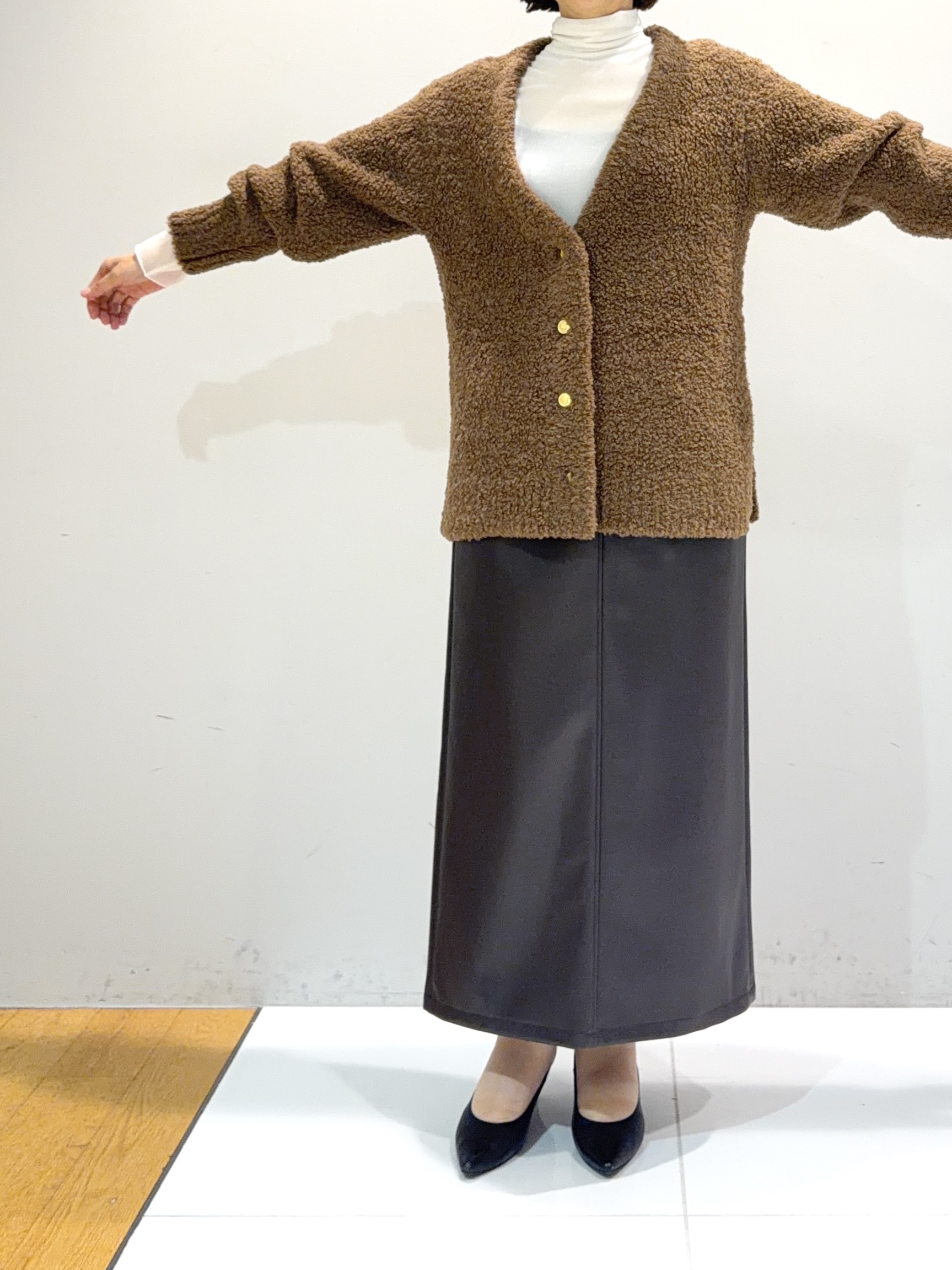 murayamaさんの「INDIVI｜【レイヤード／袖口シアー／日本製】ベロアジャージトップス」を使ったコーディネート