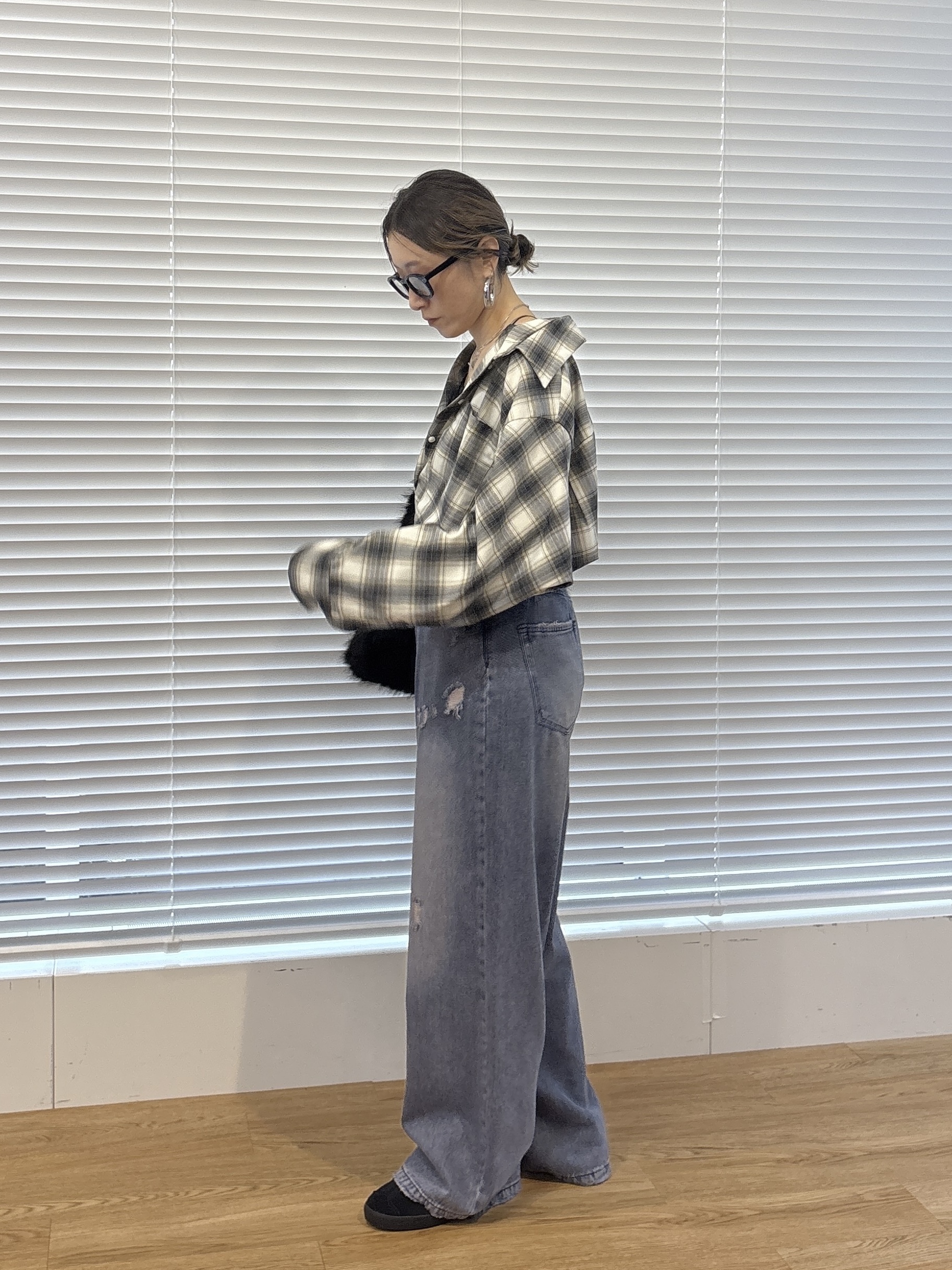 kotakiさんの「INDIVI｜タイムレスフォルムシャツ【LIVE紹介／上枝みどりさん着用】」を使ったコーディネート