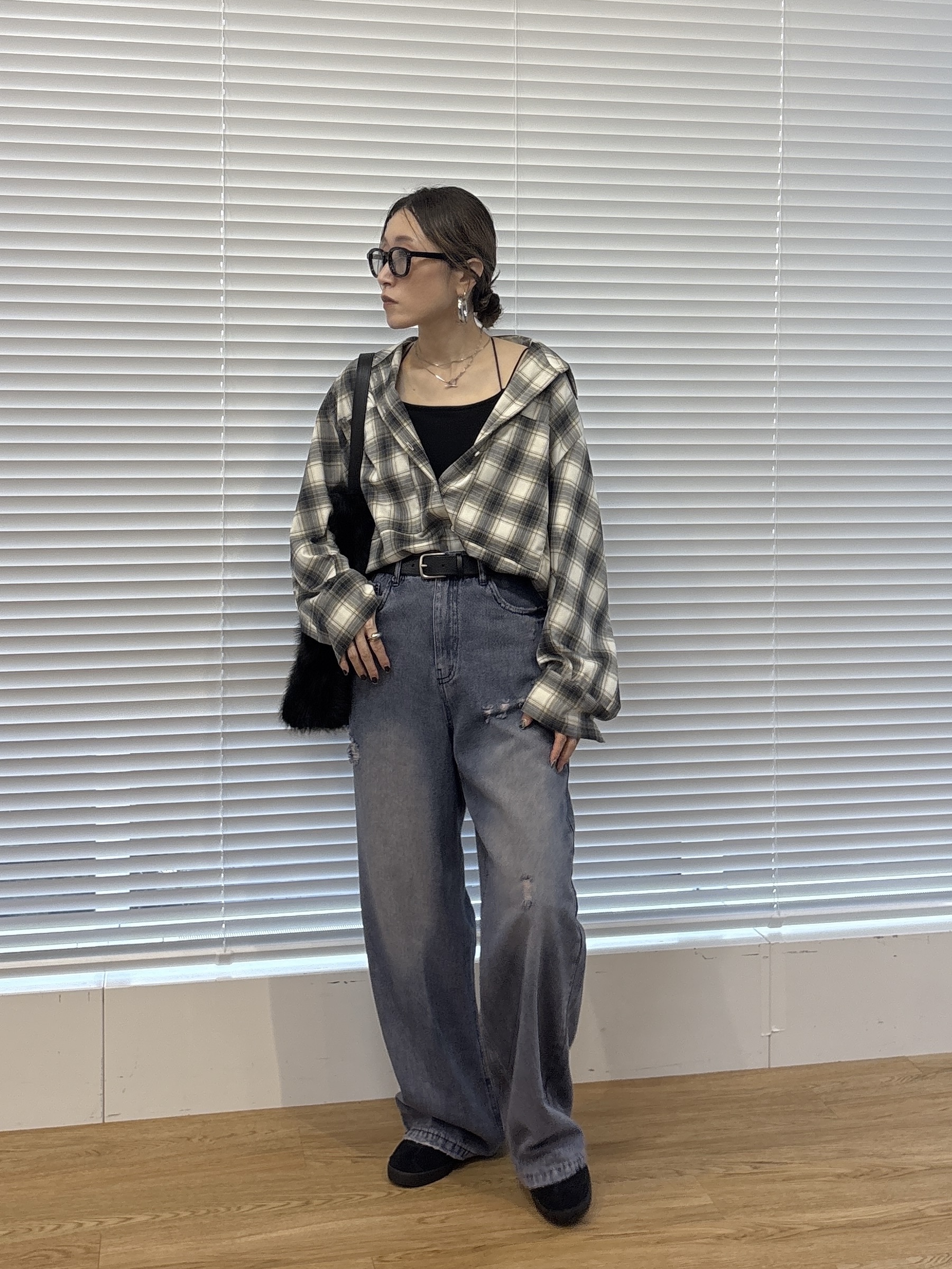 kotakiさんの「INDIVI｜タイムレスフォルムシャツ【LIVE紹介／上枝みどりさん着用】」を使ったコーディネート