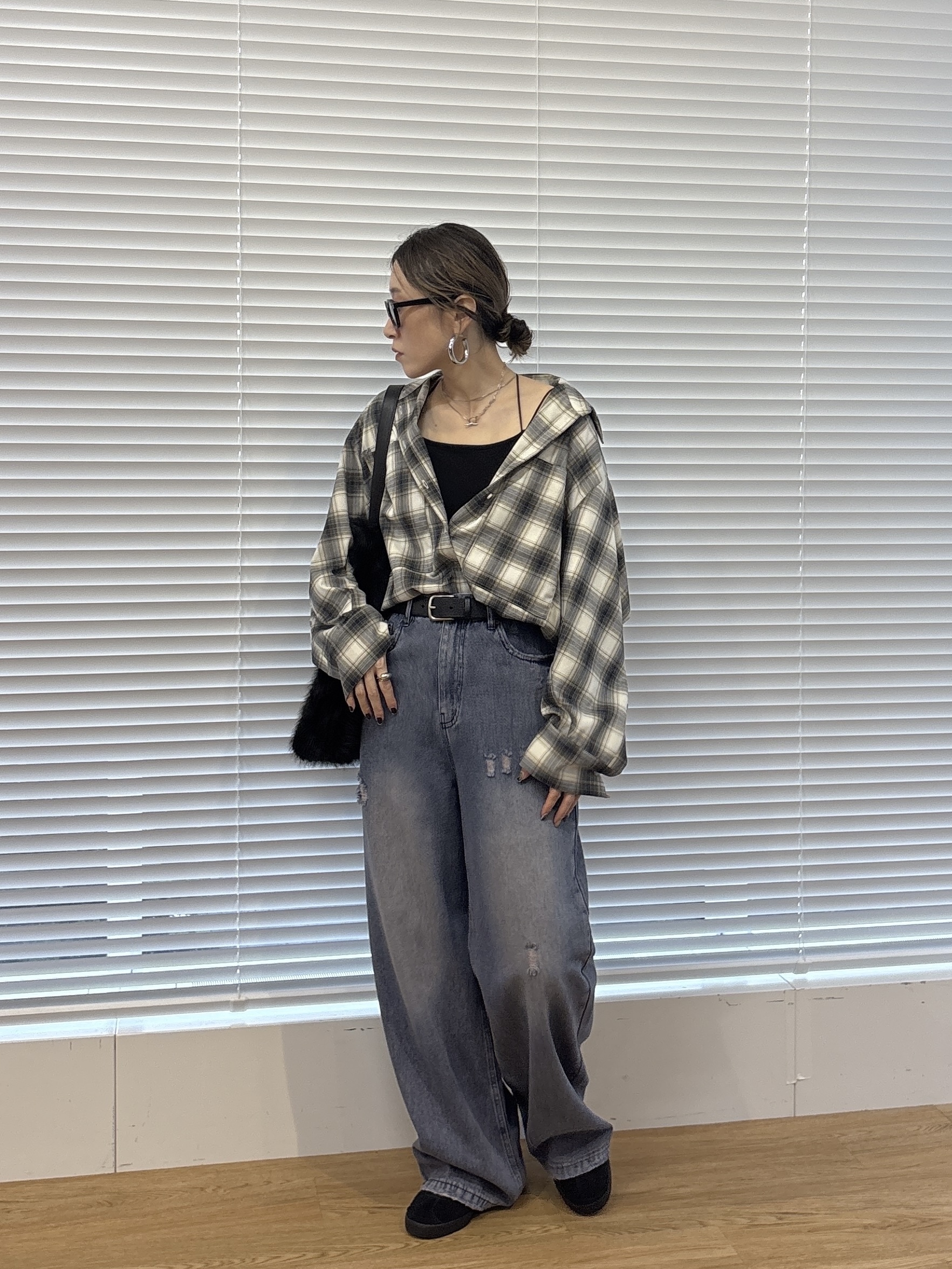 kotakiさんの「INDIVI｜タイムレスフォルムシャツ【LIVE紹介／上枝みどりさん着用】」を使ったコーディネート