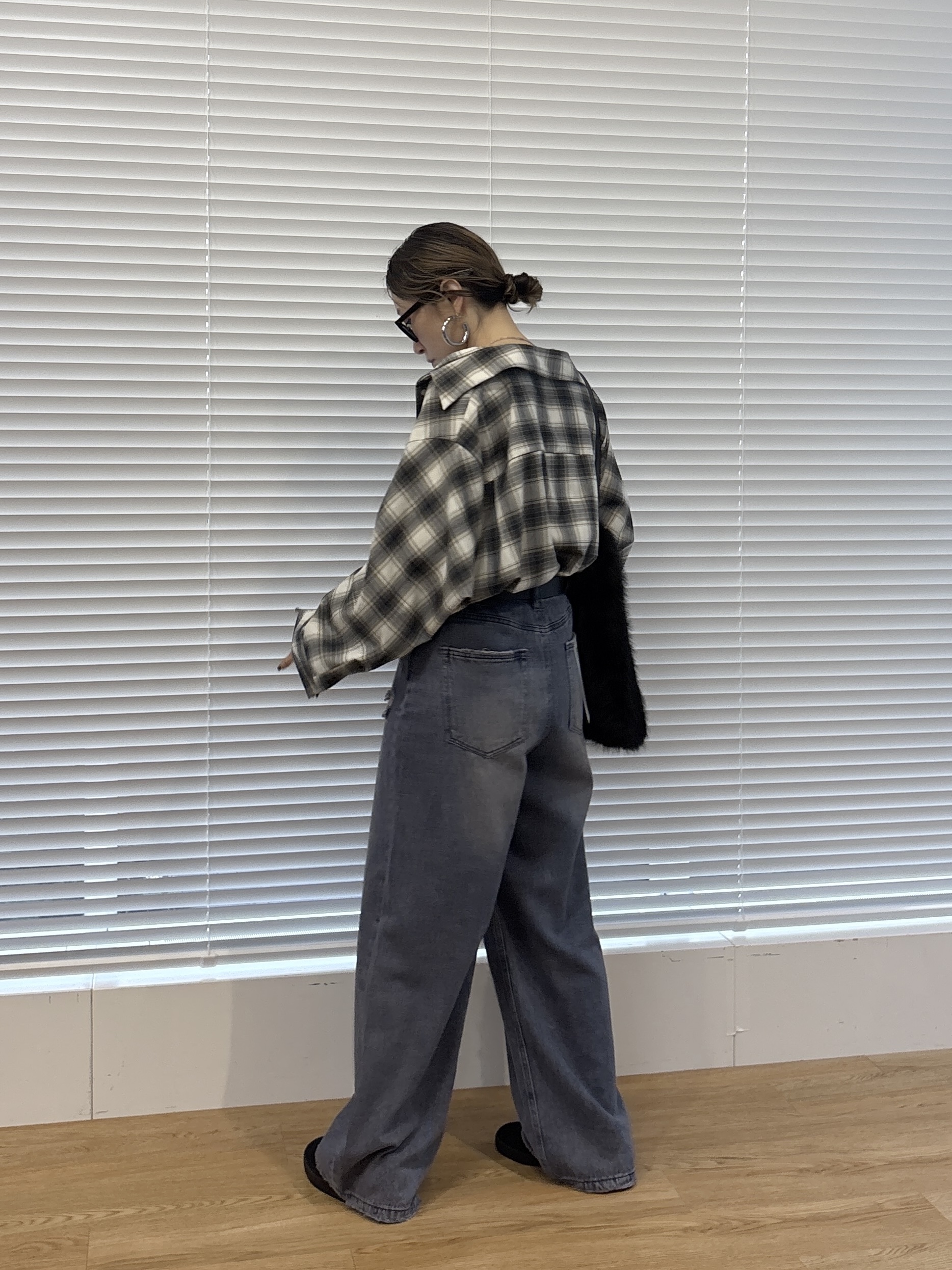 kotakiさんの「INDIVI｜タイムレスフォルムシャツ【LIVE紹介／上枝みどりさん着用】」を使ったコーディネート