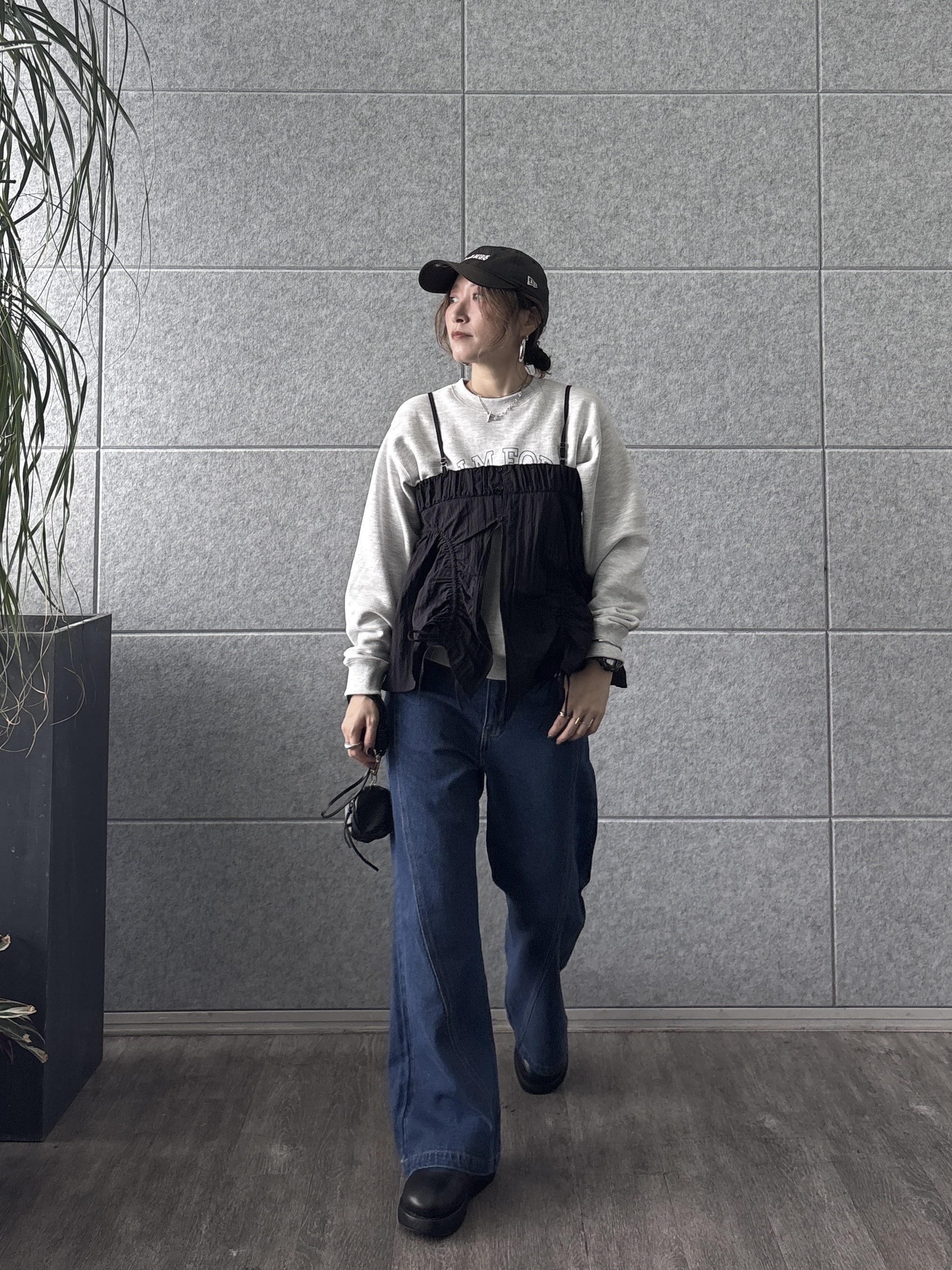 kotakiさんの「INDIVI｜ナイロンギャザービスチェ」を使ったコーディネート