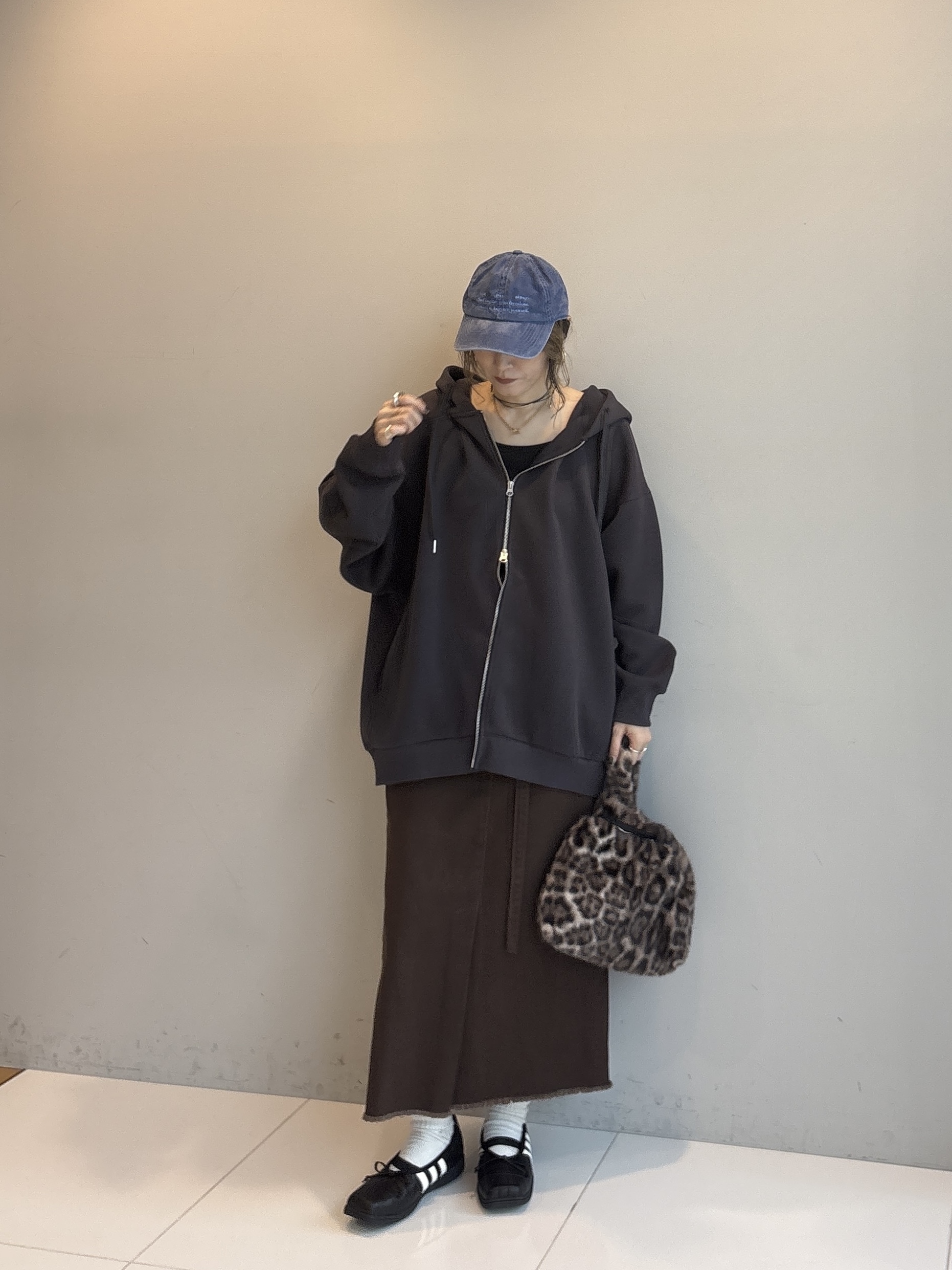 kotakiさんの「INDIVI｜ダンボールパーカー」を使ったコーディネート