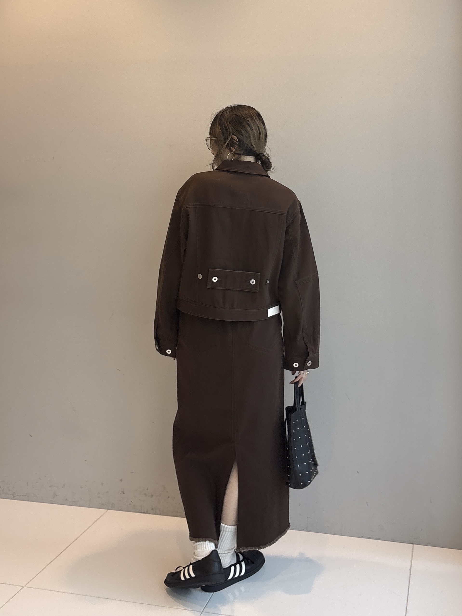 kotakiさんの「INDIVI｜ダブルジップデニムブルゾン【LIVE紹介／上枝みどりさん着用／セットアップ可能】」を使ったコーディネート