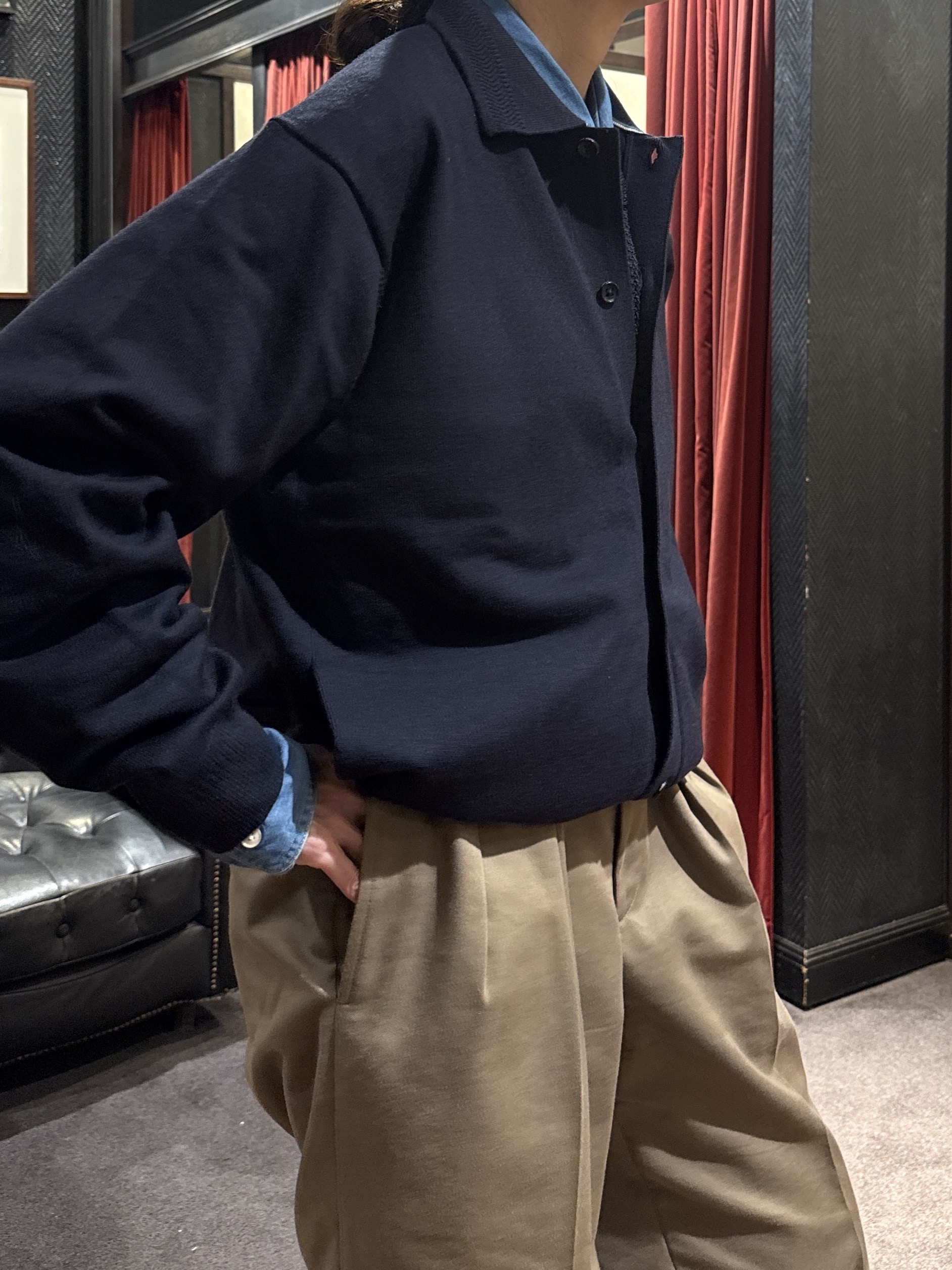神野（jinno）さんの「TAKEO KIKUCHI｜ニット シャツ カーディガン」を使ったコーディネート