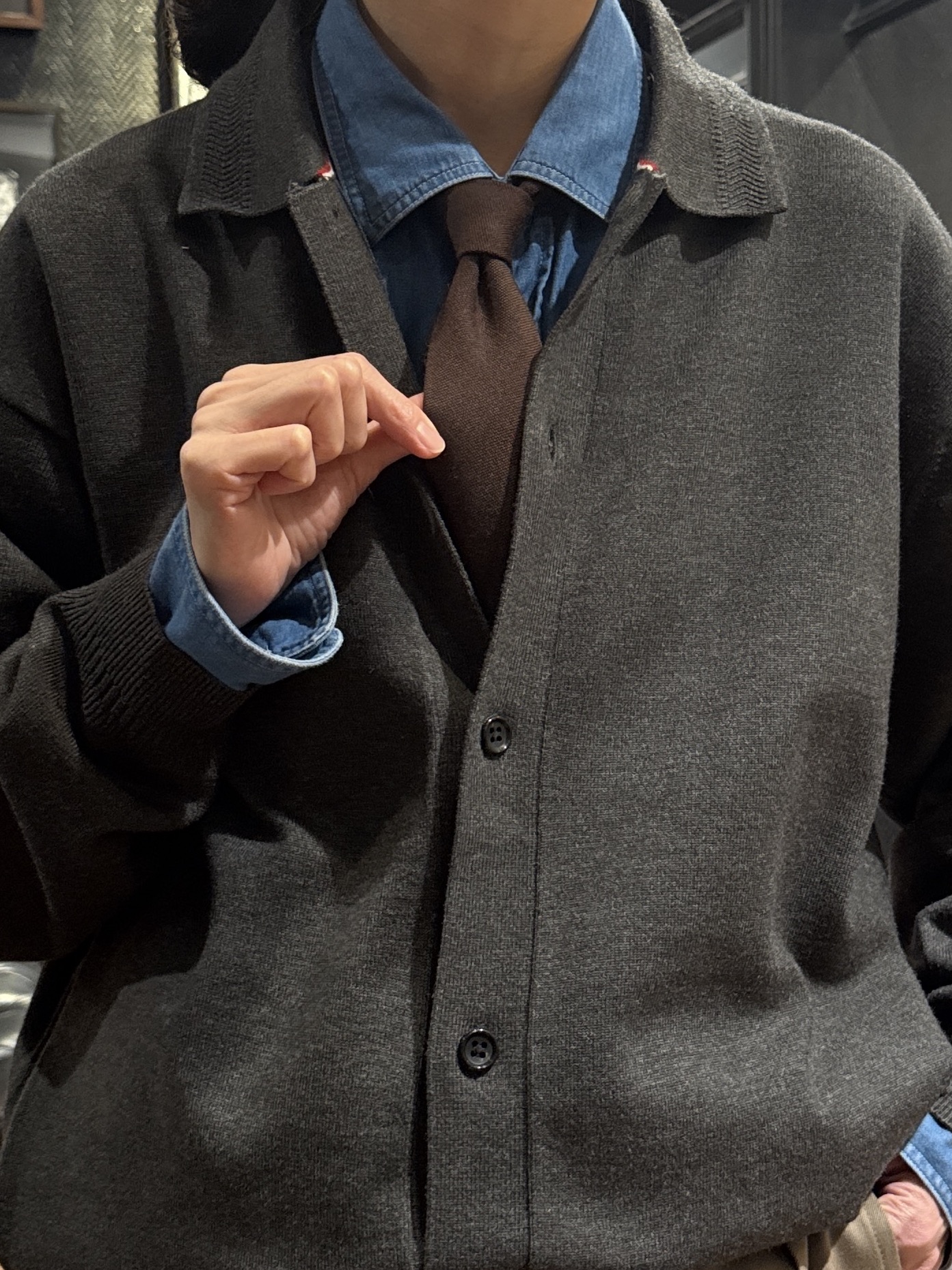 神野（jinno）さんの「TAKEO KIKUCHI｜ニット シャツ カーディガン」を使ったコーディネート