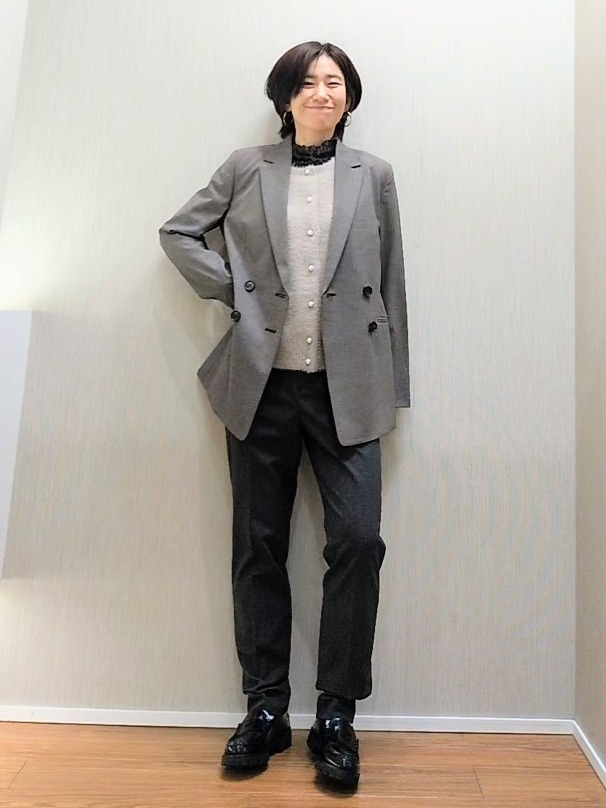 ミズタさんの「UNTITLED｜【セットアップ可/秋羽織り/お仕事スーツ】ウールブレンドダブルジャケット」を使ったコーディネート