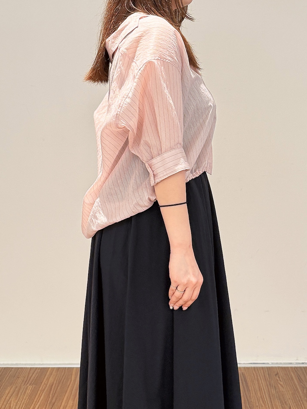 emikaさんの「INDIVI｜【シアー／7分袖】体型カバーゆったりシャツ」を使ったコーディネート