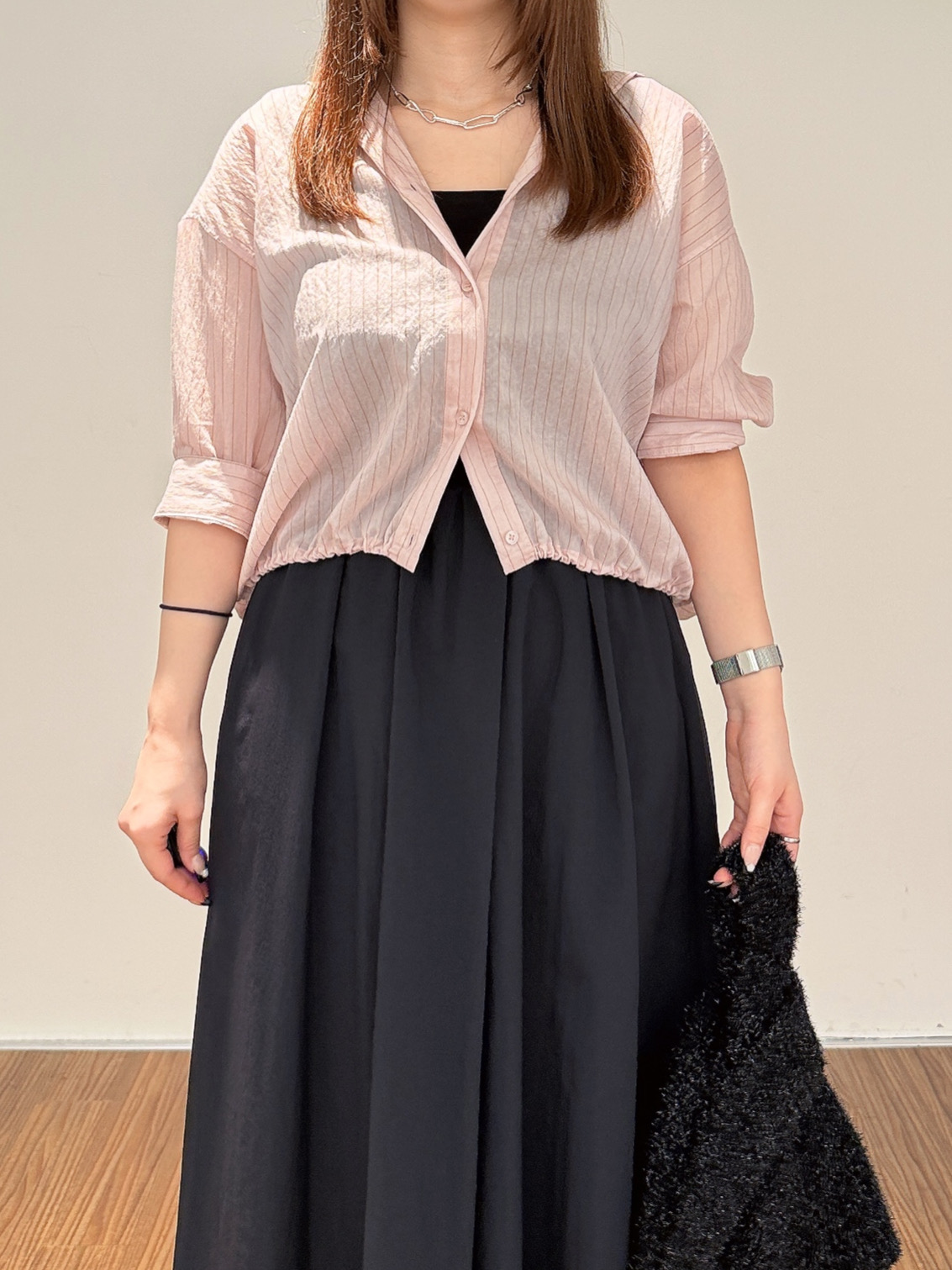 emikaさんの「INDIVI｜【シアー／7分袖】体型カバーゆったりシャツ」を使ったコーディネート