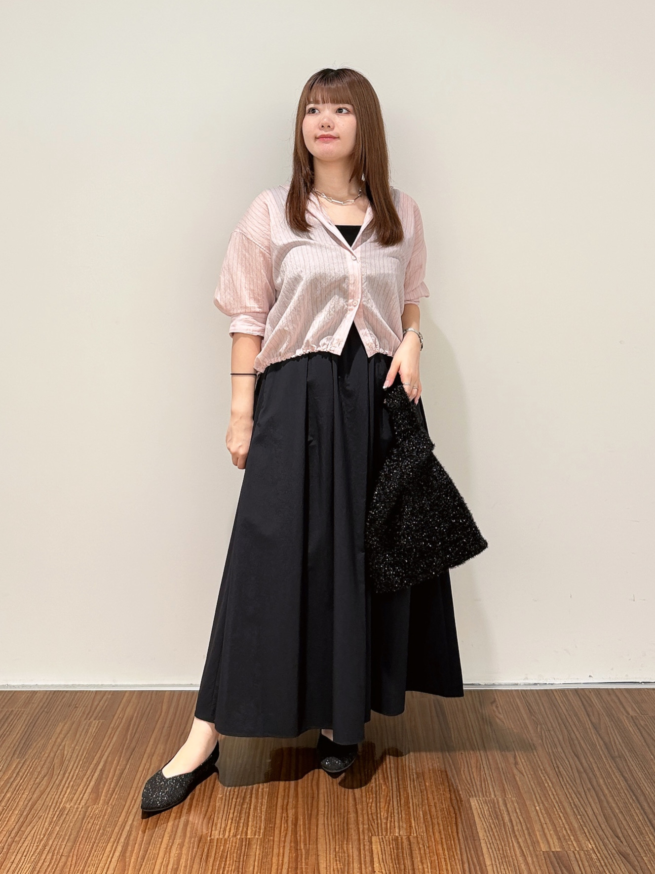 emikaさんの「INDIVI｜【シアー／7分袖】体型カバーゆったりシャツ」を使ったコーディネート