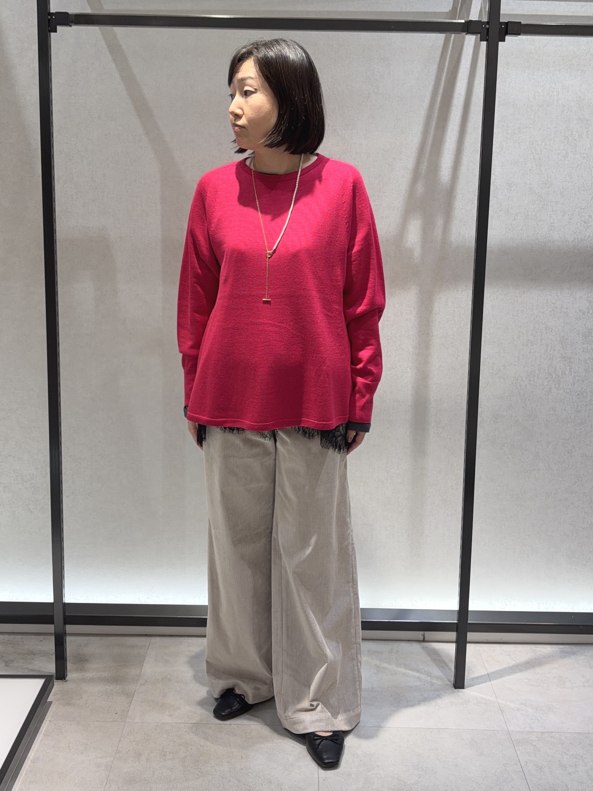 わたなべさんの「UNTITLED｜【きれいに体型カバー/8色展開】Aラインシルエットニットプルオーバー」を使ったコーディネート