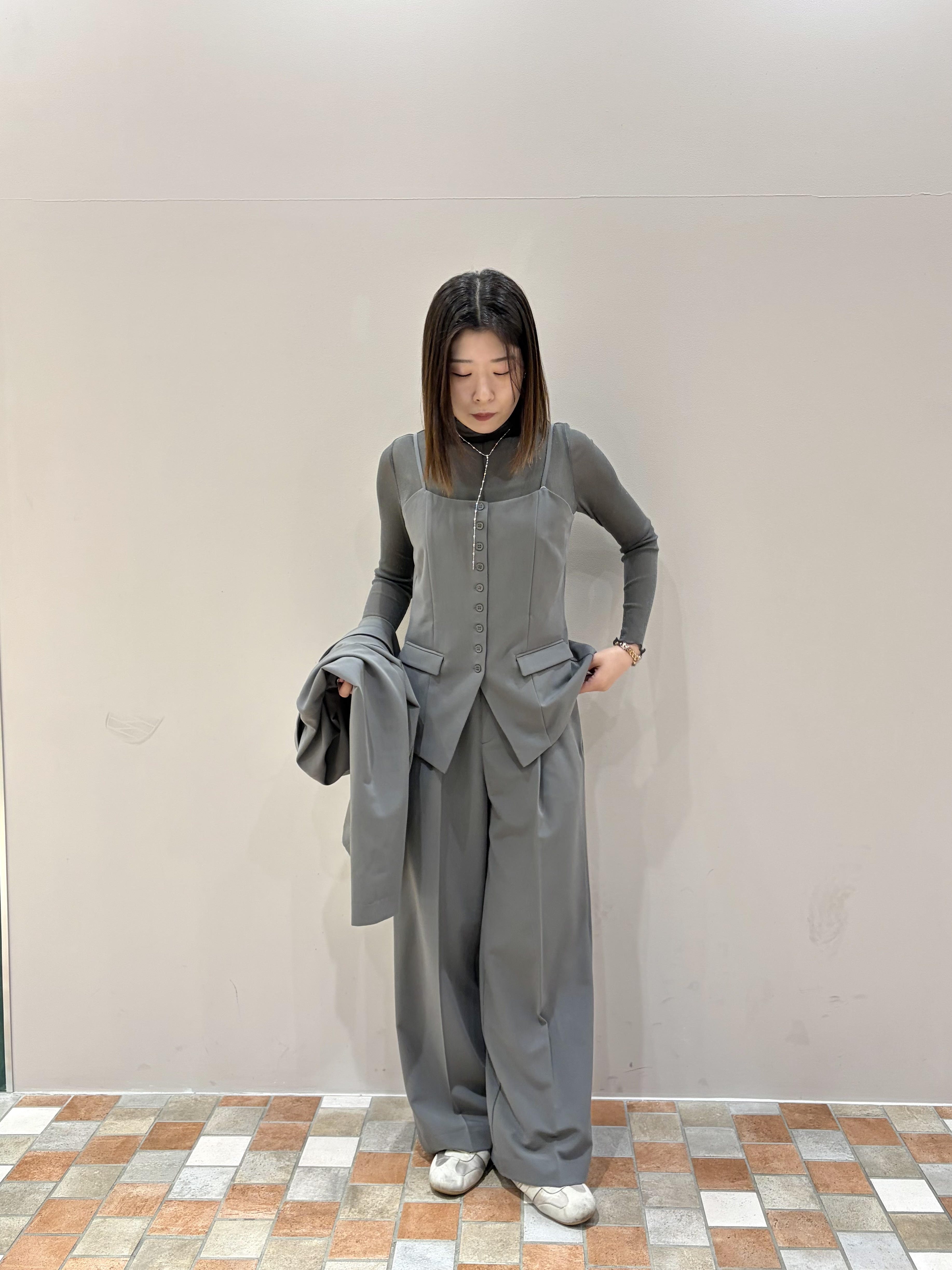 amiさんの「INDIVI｜ラインロングネックレス」を使ったコーディネート