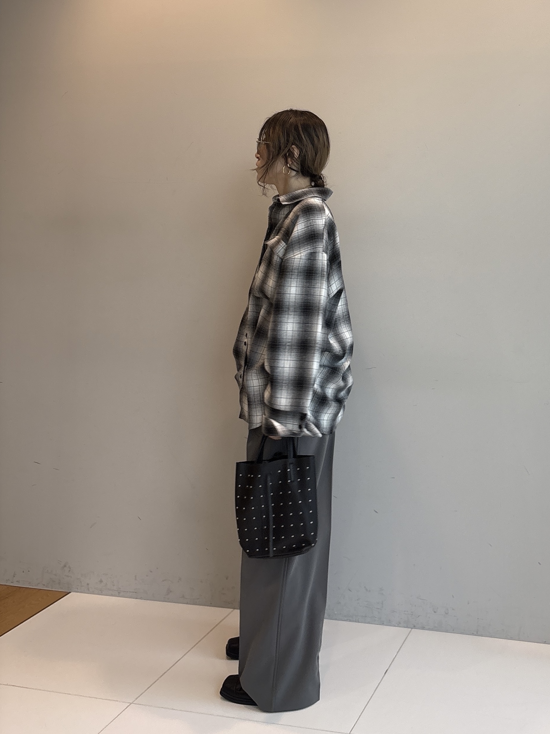 kotakiさんの「INDIVI｜チェックネルシャツ【LIVE紹介／上枝みどりさん着用】」を使ったコーディネート