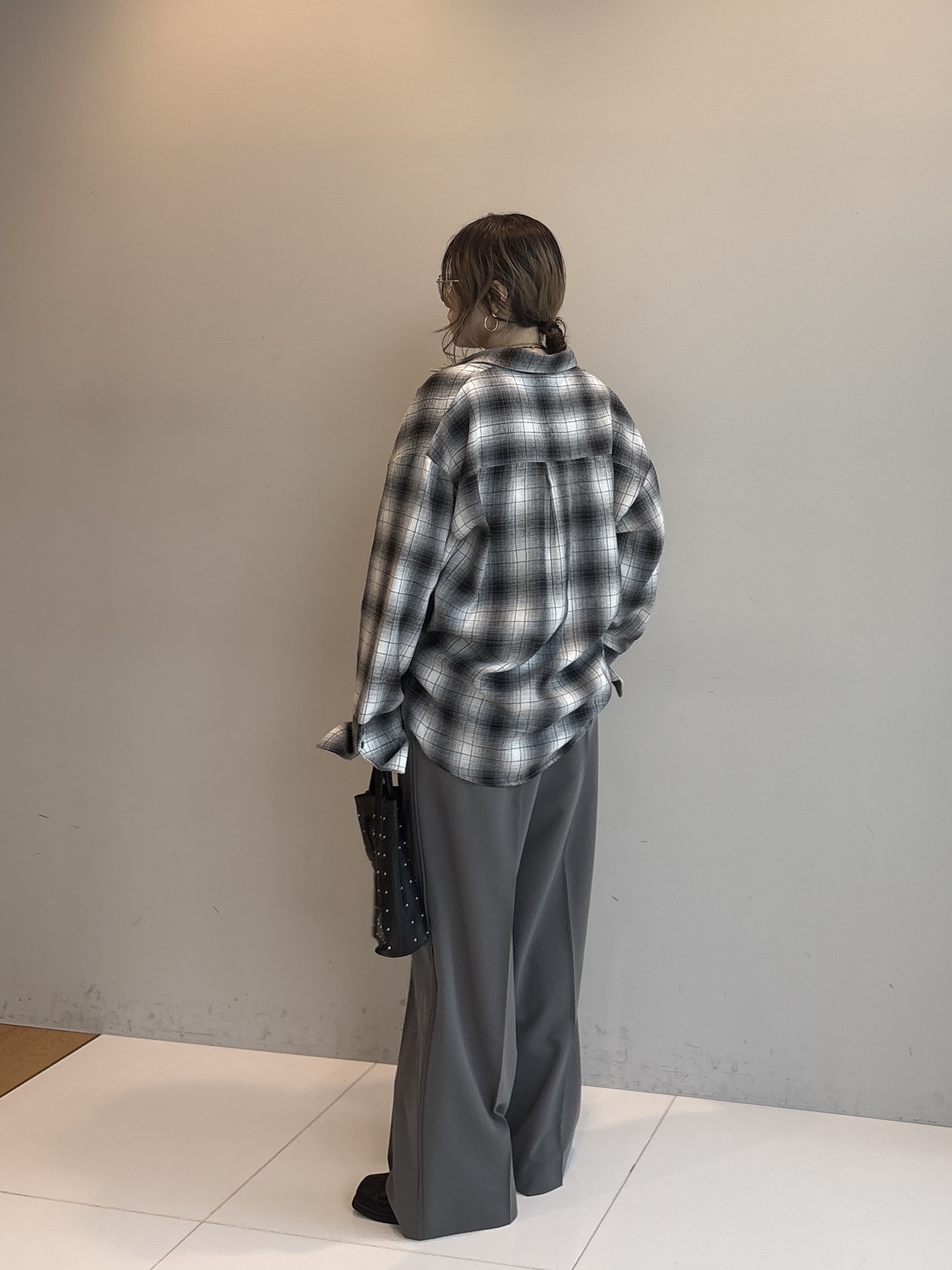 kotakiさんの「INDIVI｜チェックネルシャツ【LIVE紹介／上枝みどりさん着用】」を使ったコーディネート