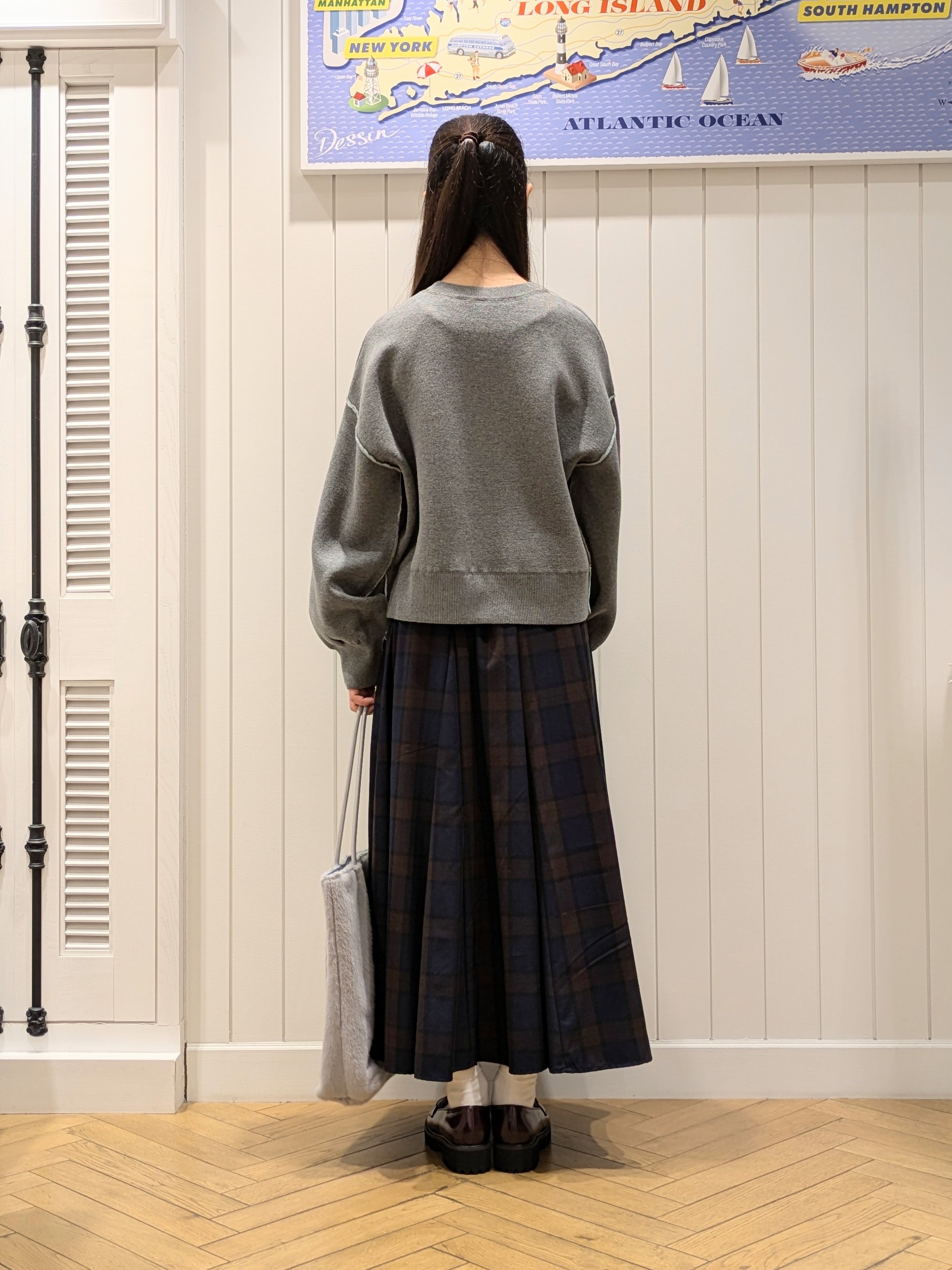 冨澤麻里さんの「Dessin｜【洗濯機OK/XS-L】配色リバーシブル コットンジャカード クルーネックニット」を使ったコーディネート