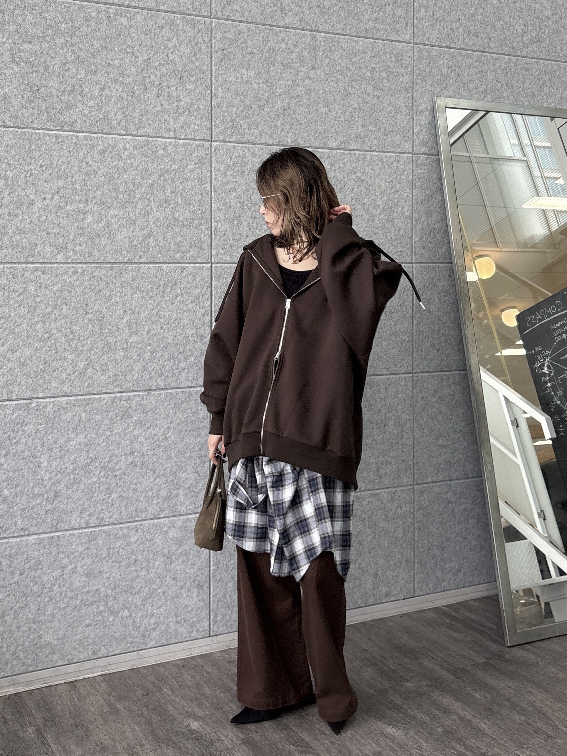 kotakiさんの「INDIVI｜ダンボールパーカー」を使ったコーディネート