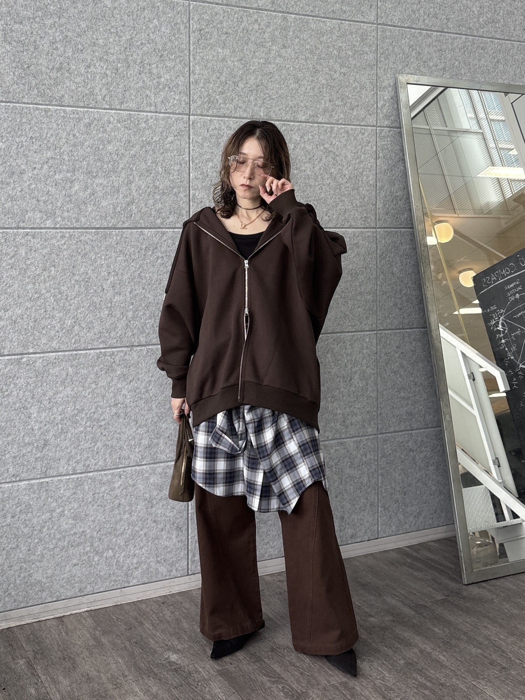 kotakiさんの「INDIVI｜ダンボールパーカー」を使ったコーディネート