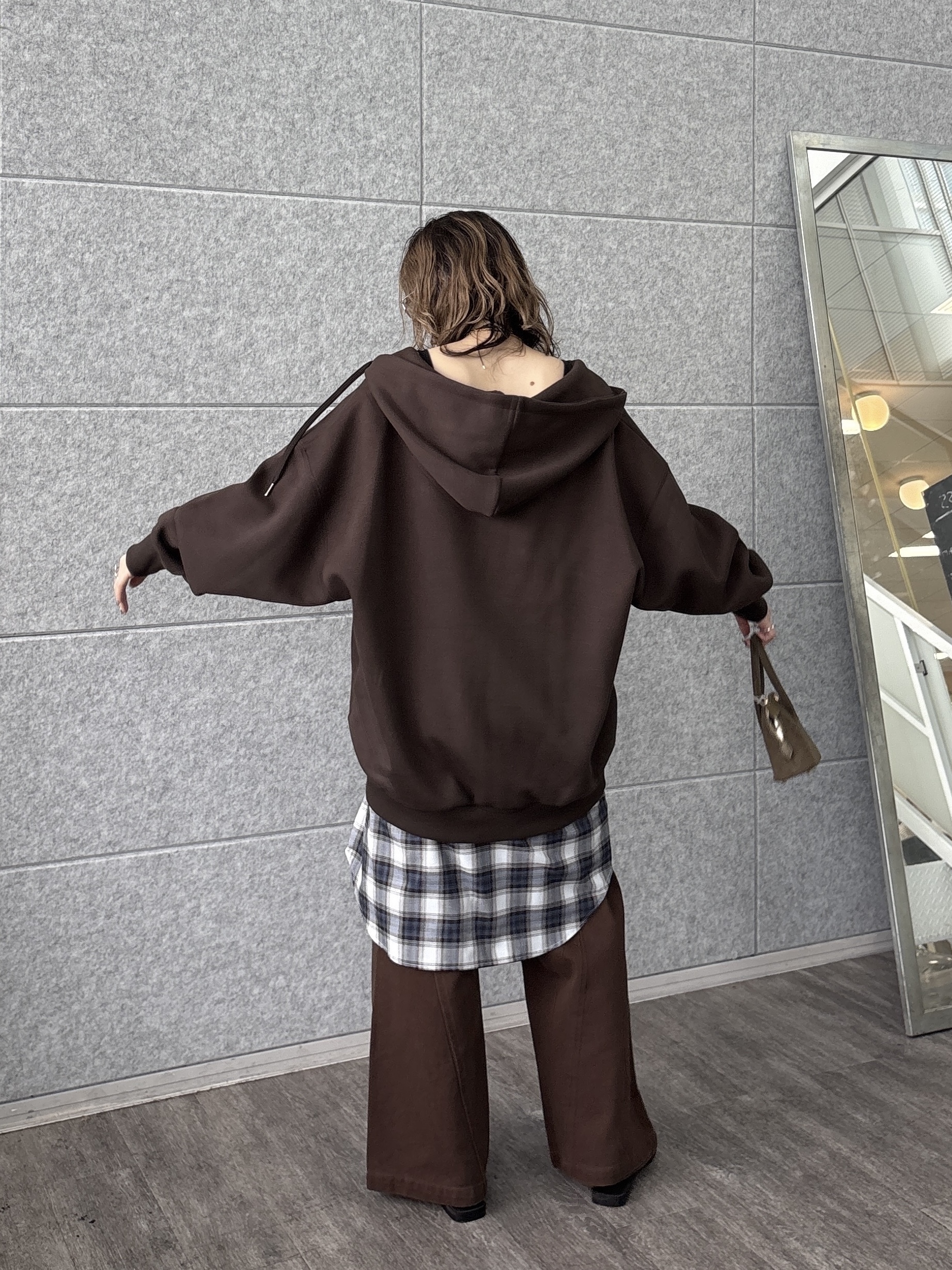 kotakiさんの「INDIVI｜ダンボールパーカー」を使ったコーディネート
