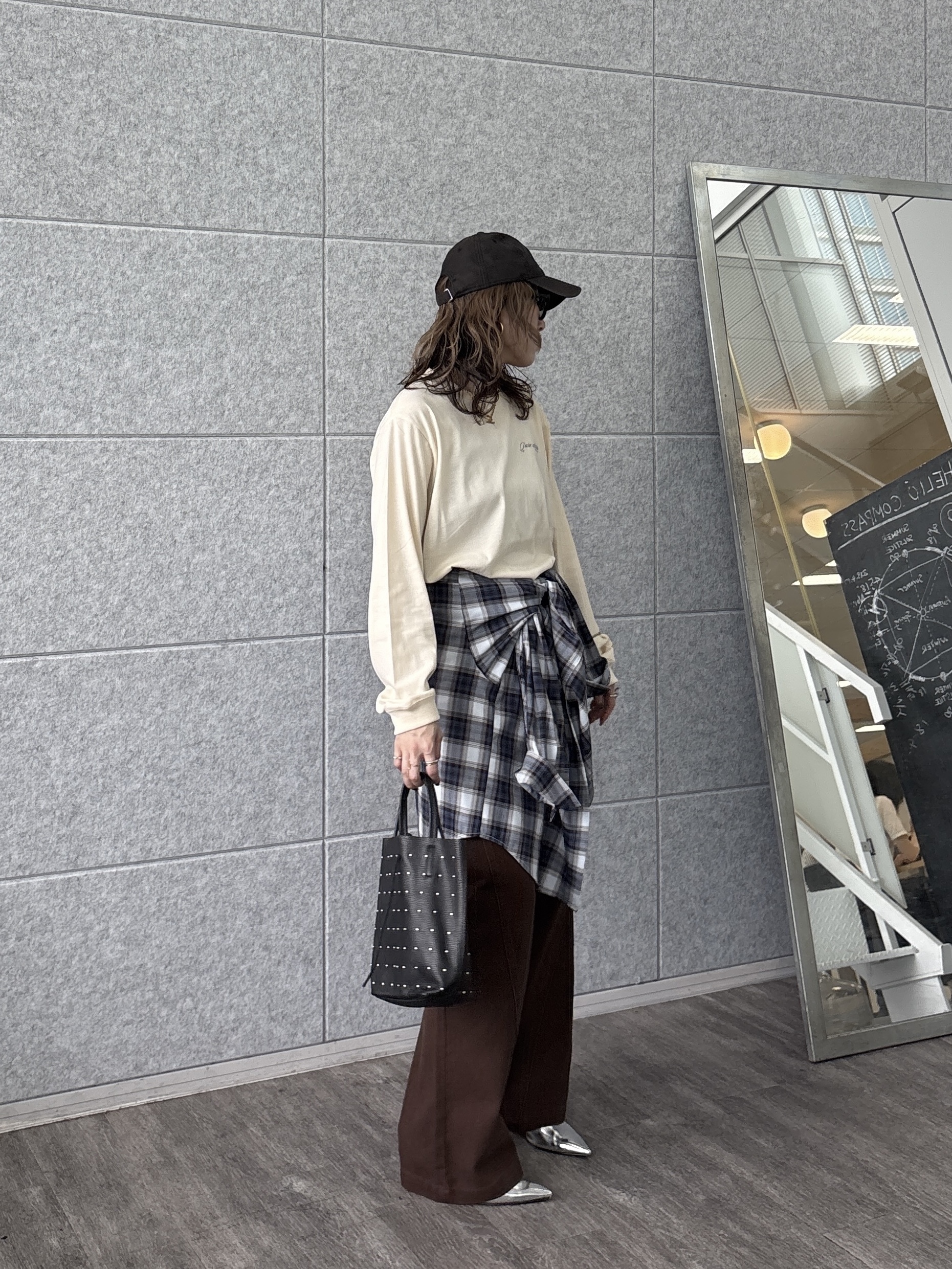 kotakiさんの「INDIVI｜ワンポイントロゴロンT【LIVE紹介／上枝みどりさん着用】」を使ったコーディネート