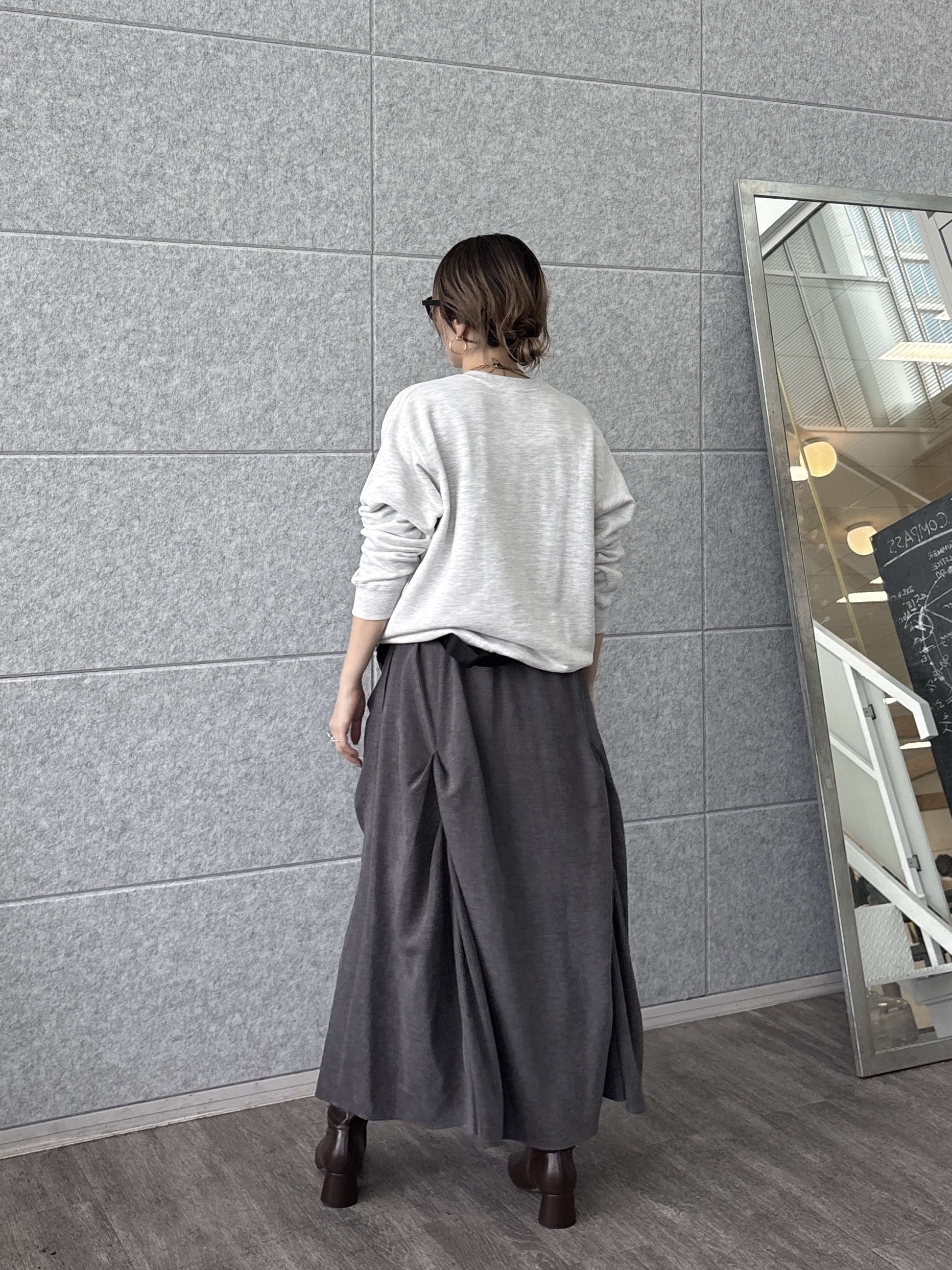 kotakiさんの「INDIVI｜フォルムロゴスウェット」を使ったコーディネート