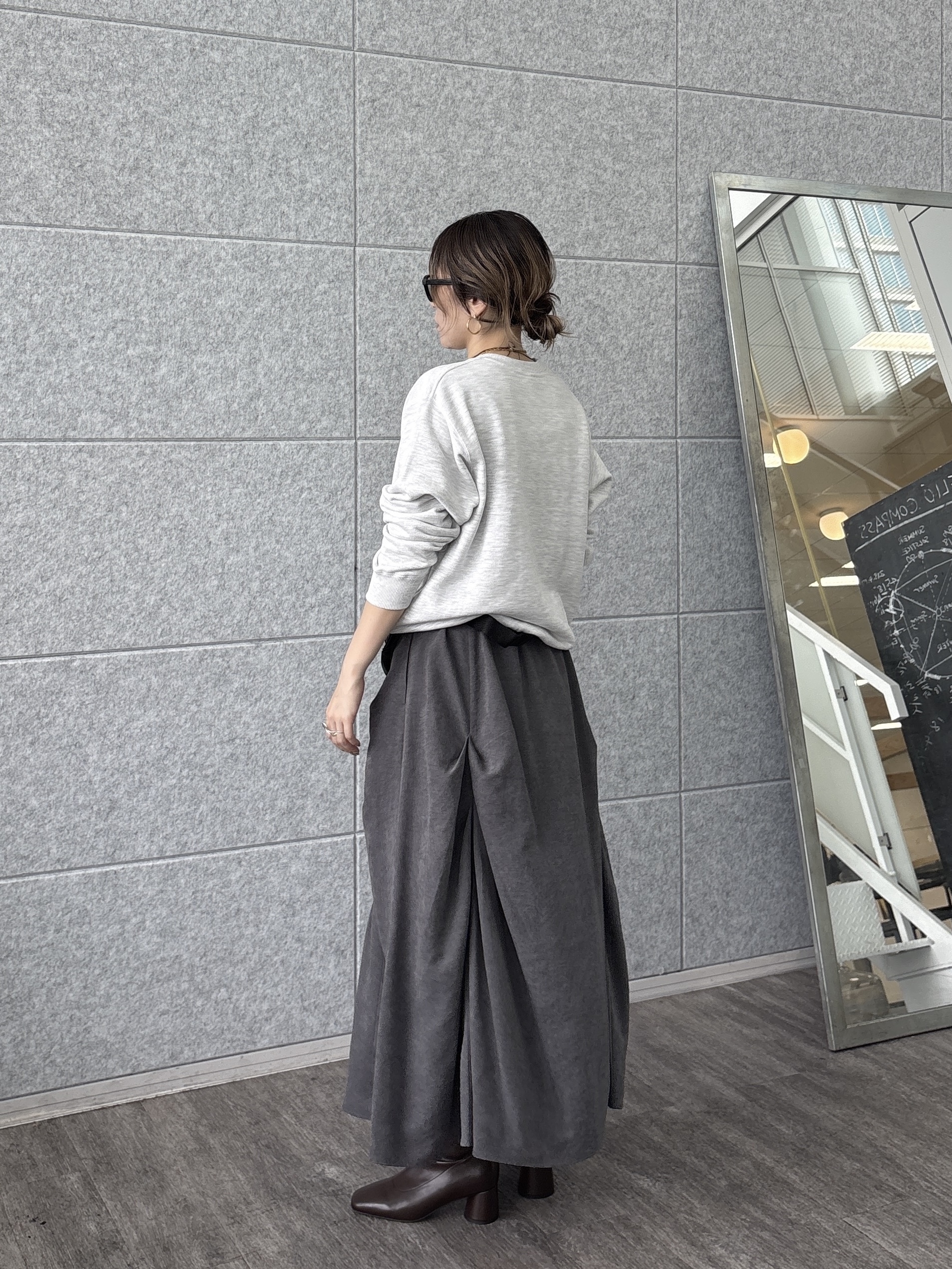 kotakiさんの「INDIVI｜フォルムロゴスウェット」を使ったコーディネート