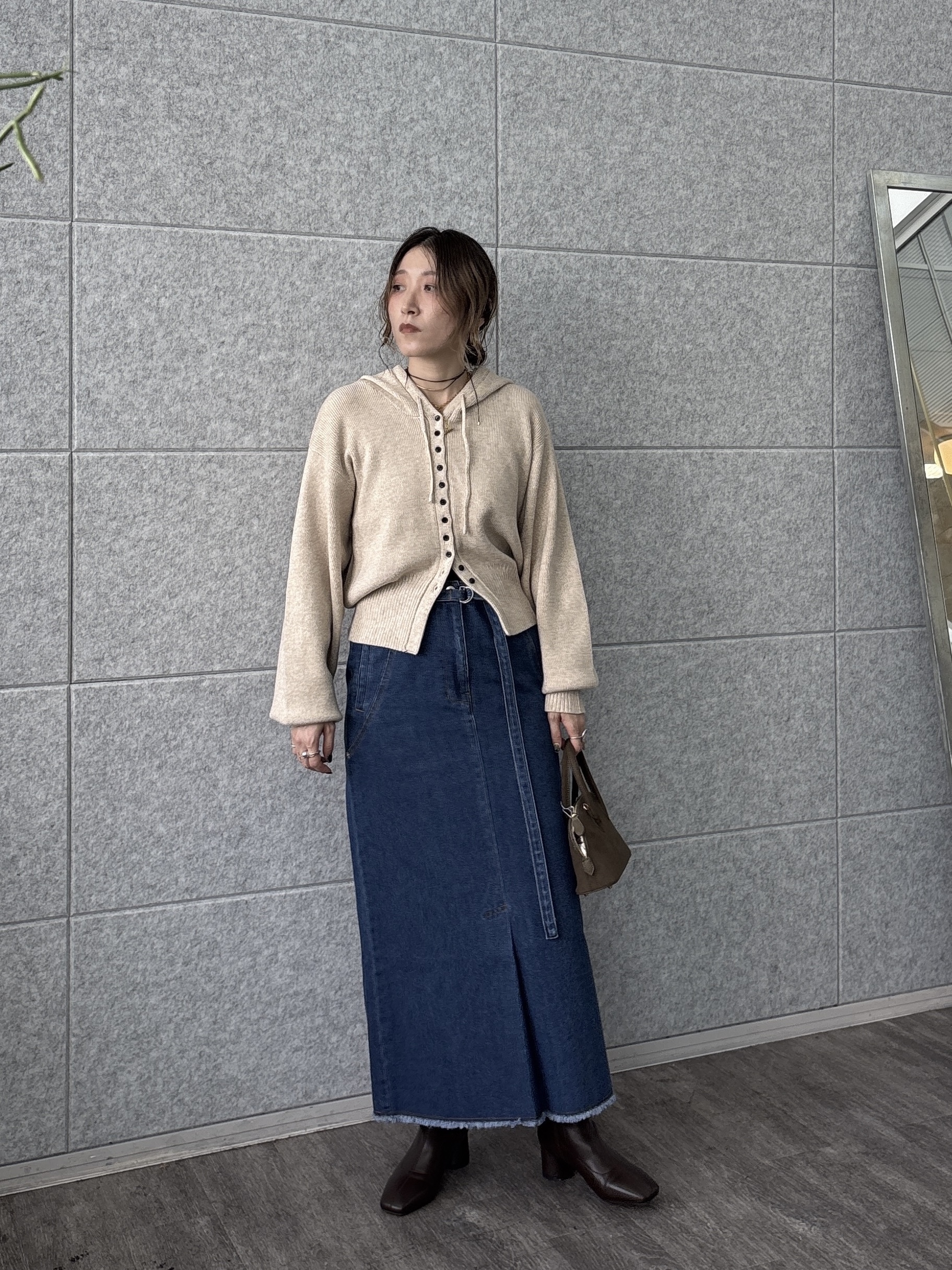 kotakiさんの「INDIVI｜フーディニットカーディガン【LIVE紹介／上枝みどりさん着用】」を使ったコーディネート