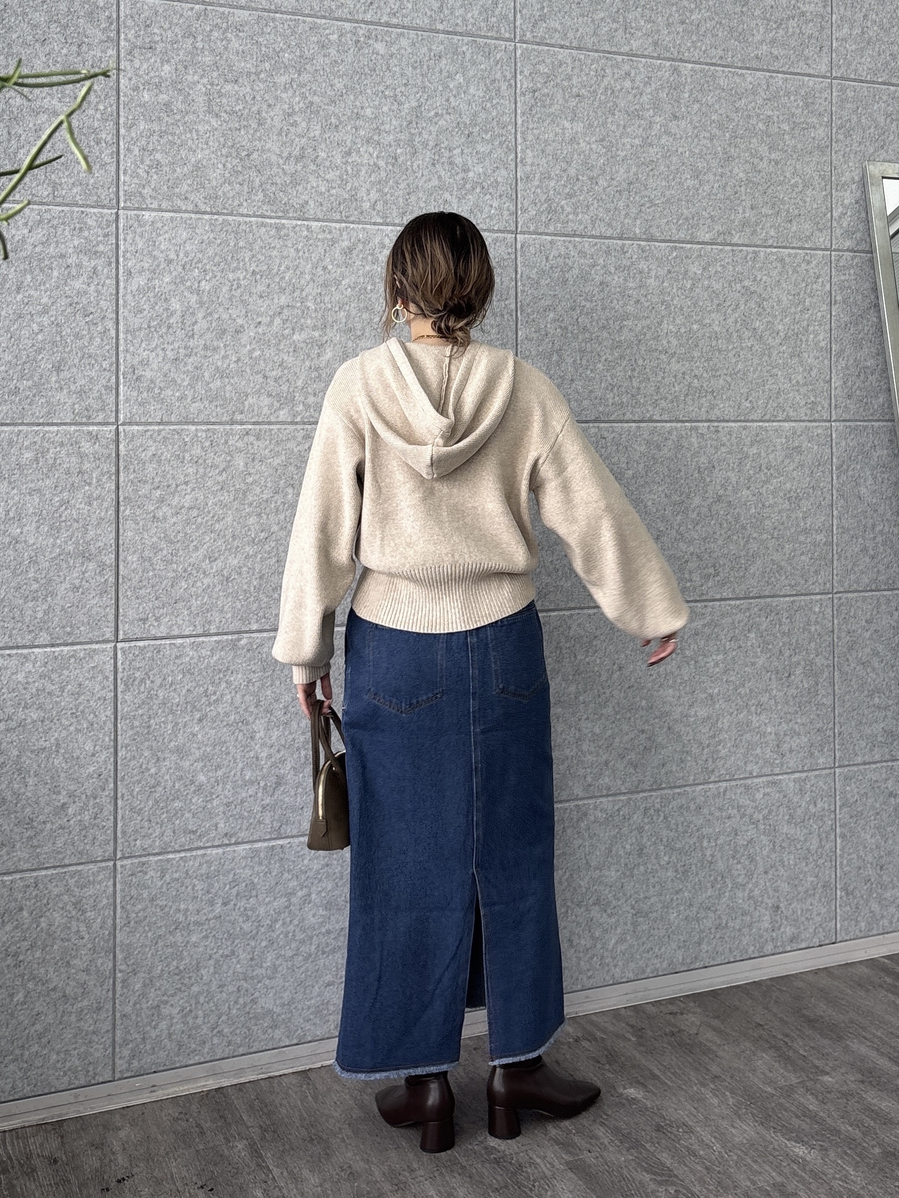 kotakiさんの「INDIVI｜フーディニットカーディガン【LIVE紹介／上枝みどりさん着用】」を使ったコーディネート