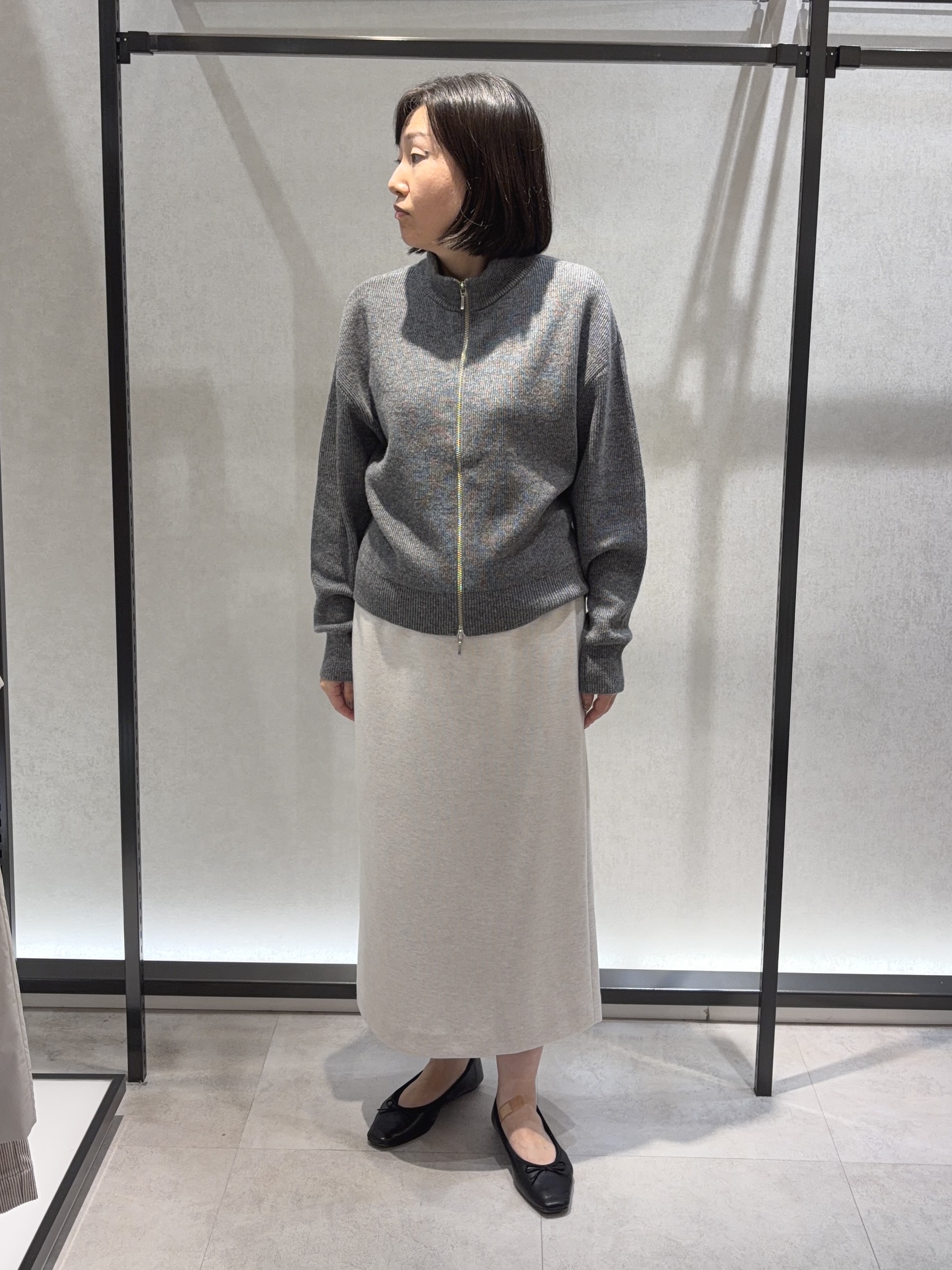 わたなべさんの「UNTITLED｜【秋羽織り/ニット】ウールジップカーディガン」を使ったコーディネート