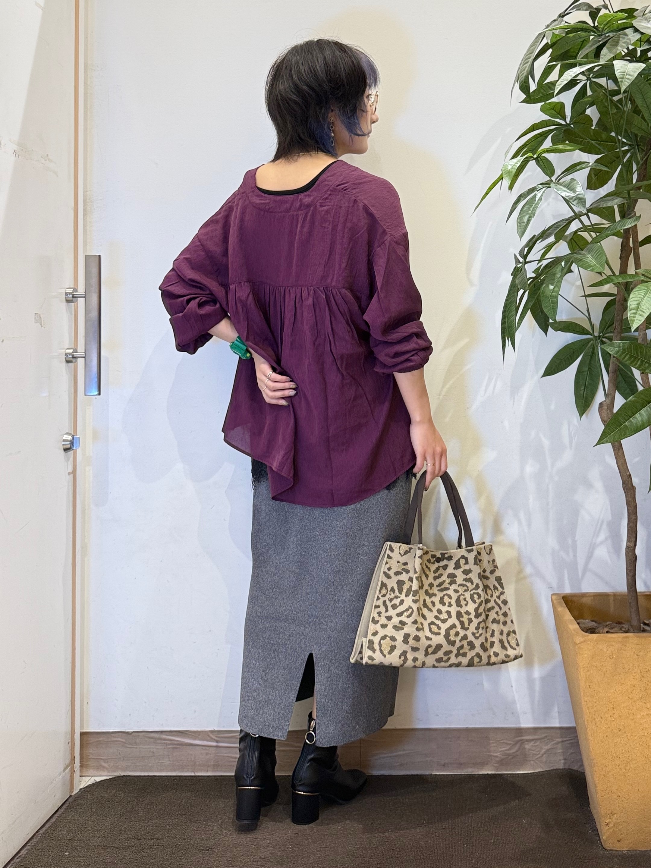 misakiさんの「SHOO･LA･RUE｜【S-LL/洗濯機可】着痩せシルエット シャーリングシャツカーディガン」を使ったコーディネート