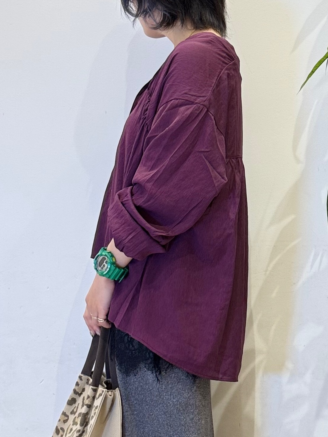 misakiさんの「SHOO･LA･RUE｜【S-LL/洗濯機可】着痩せシルエット シャーリングシャツカーディガン」を使ったコーディネート