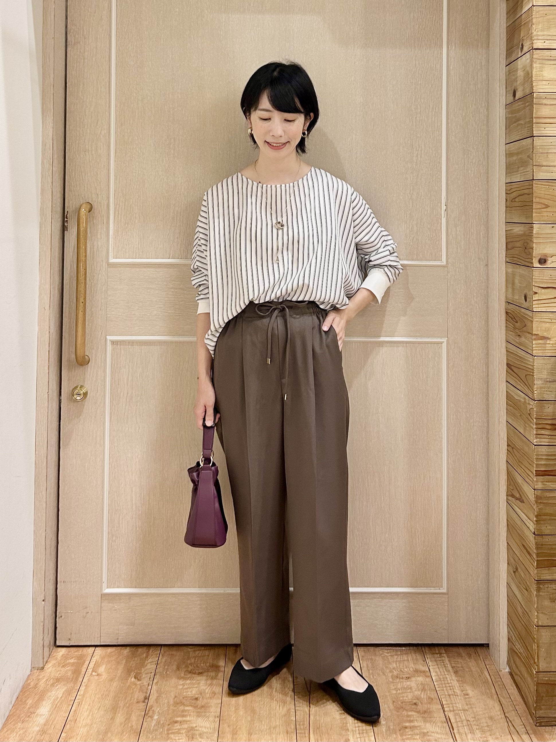 ちぐささんの「SHOO･LA･RUE｜【着丈選べる/洗濯後しわになりにくい】インせず着られる ドルマンブラウス」を使ったコーディネート