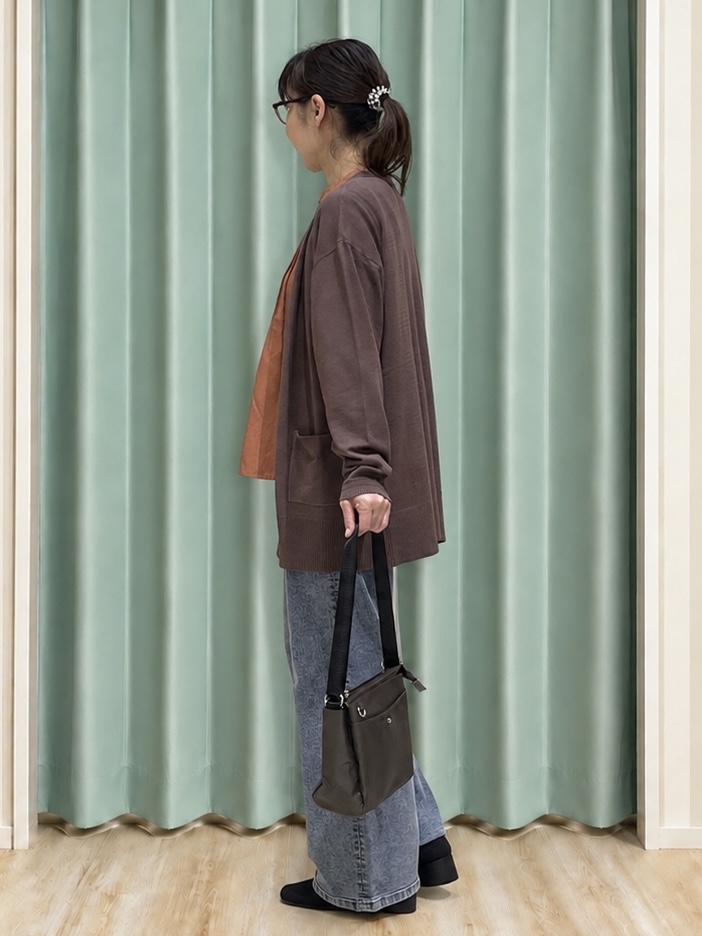 まつみさんの「SHOO･LA･RUE｜【S-LL/洗濯機可】1枚で華やかに フロントレース7分袖ブラウス」を使ったコーディネート