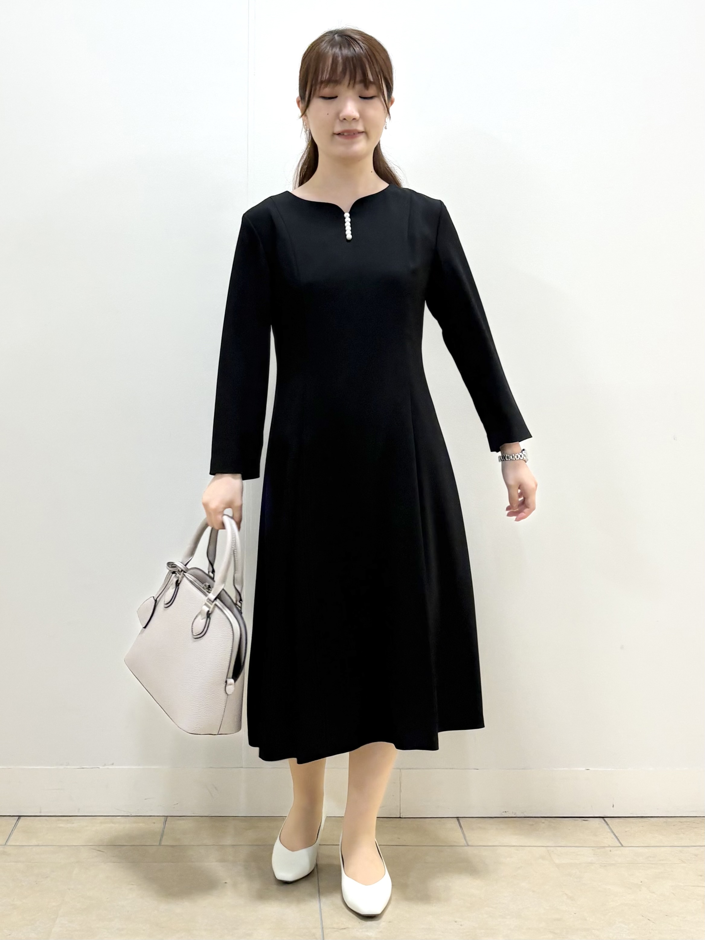 mikiさんの「Reflect｜【SS-4Lサイズ】パール調パーツデザイン ノーカラーワンピース」を使ったコーディネート
