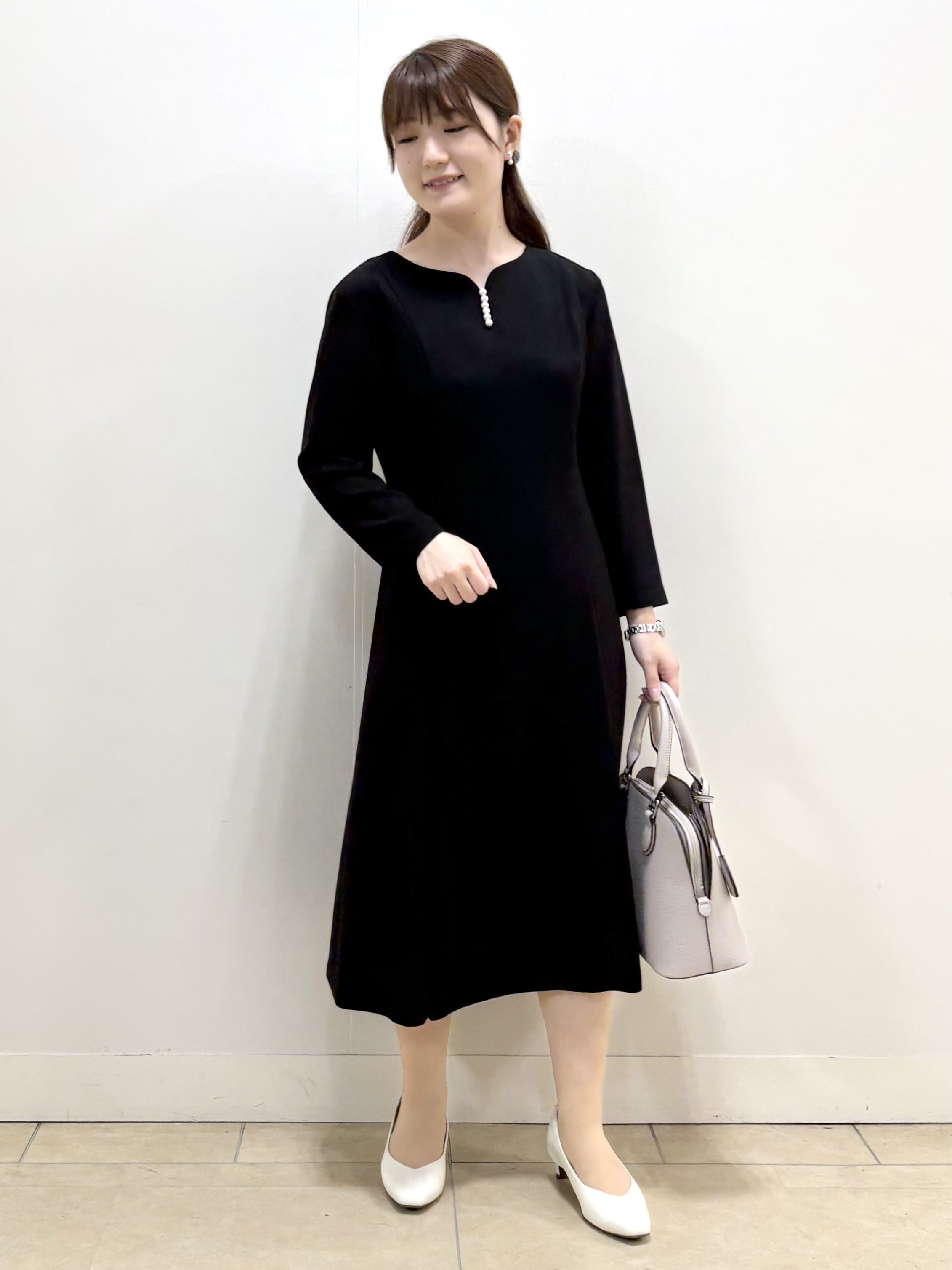 mikiさんの「Reflect｜【SS-4Lサイズ】パール調パーツデザイン ノーカラーワンピース」を使ったコーディネート