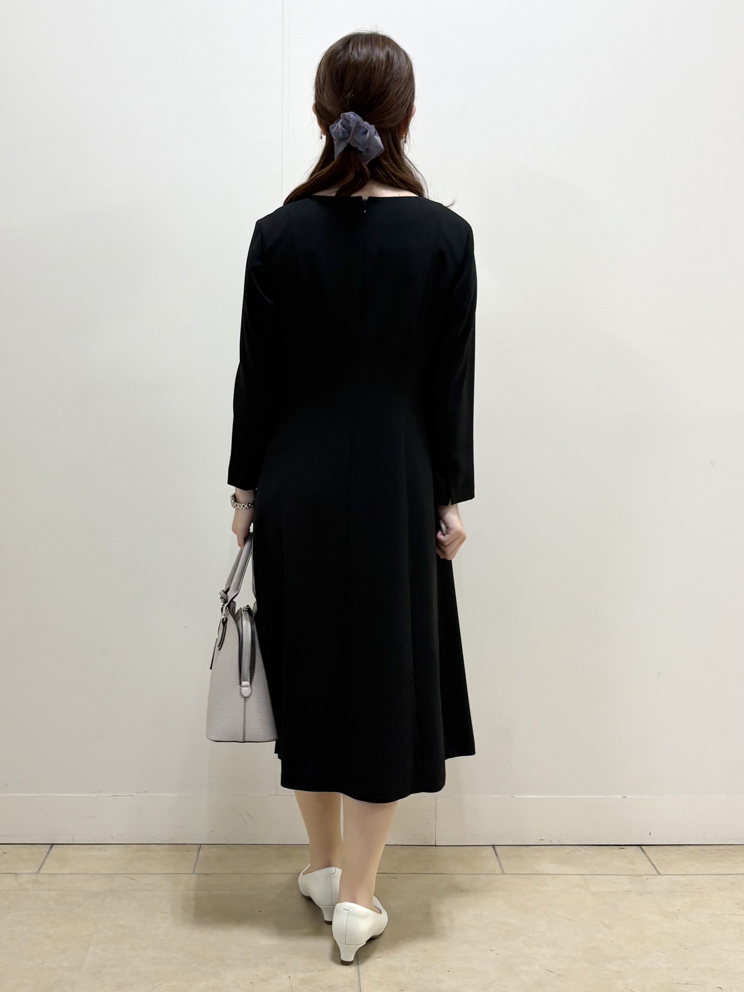 mikiさんの「Reflect｜【SS-4Lサイズ】パール調パーツデザイン ノーカラーワンピース」を使ったコーディネート