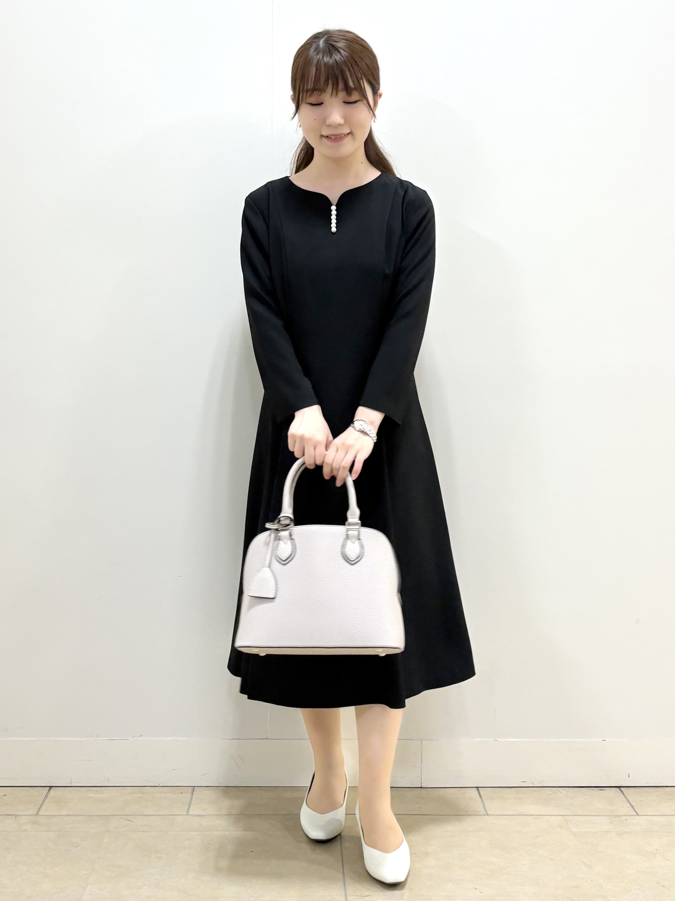 mikiさんの「Reflect｜【SS-4Lサイズ】パール調パーツデザイン ノーカラーワンピース」を使ったコーディネート