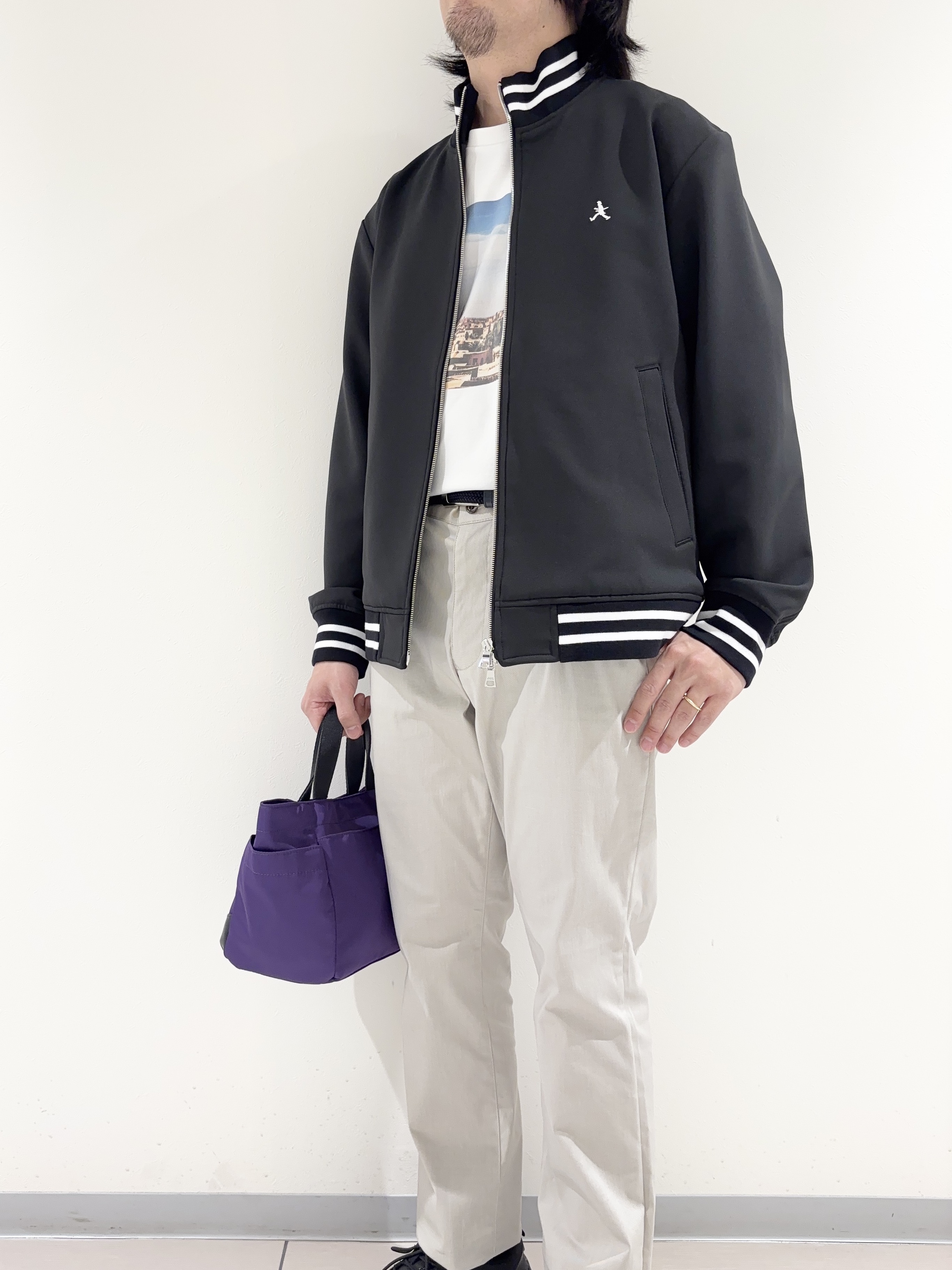 及川さんの「TAKEO KIKUCHI｜【BOWLER HAT LABEL】ダウンファブリック トラックジャケット」を使ったコーディネート
