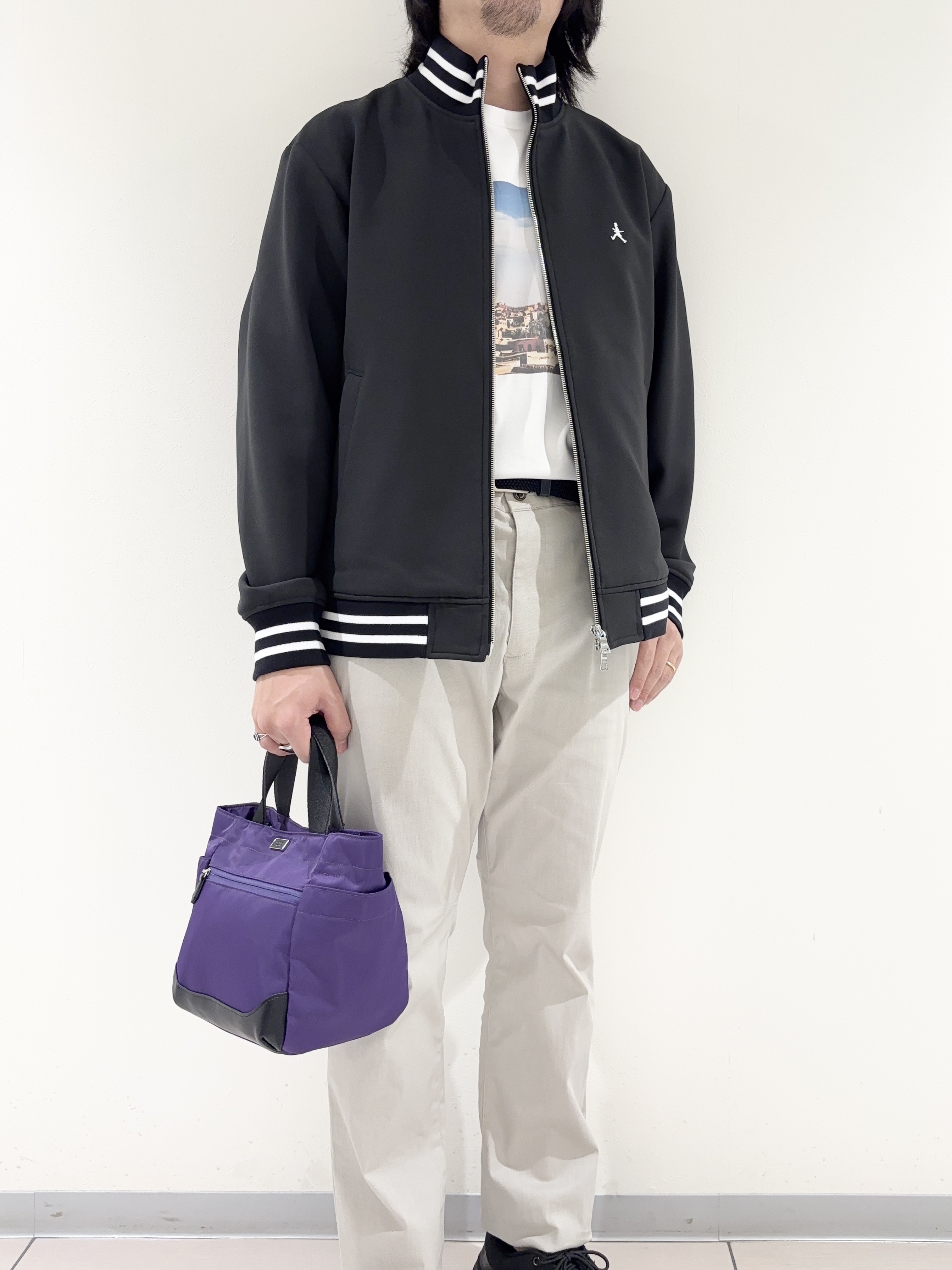 及川さんの「TAKEO KIKUCHI｜【BOWLER HAT LABEL】ダウンファブリック トラックジャケット」を使ったコーディネート