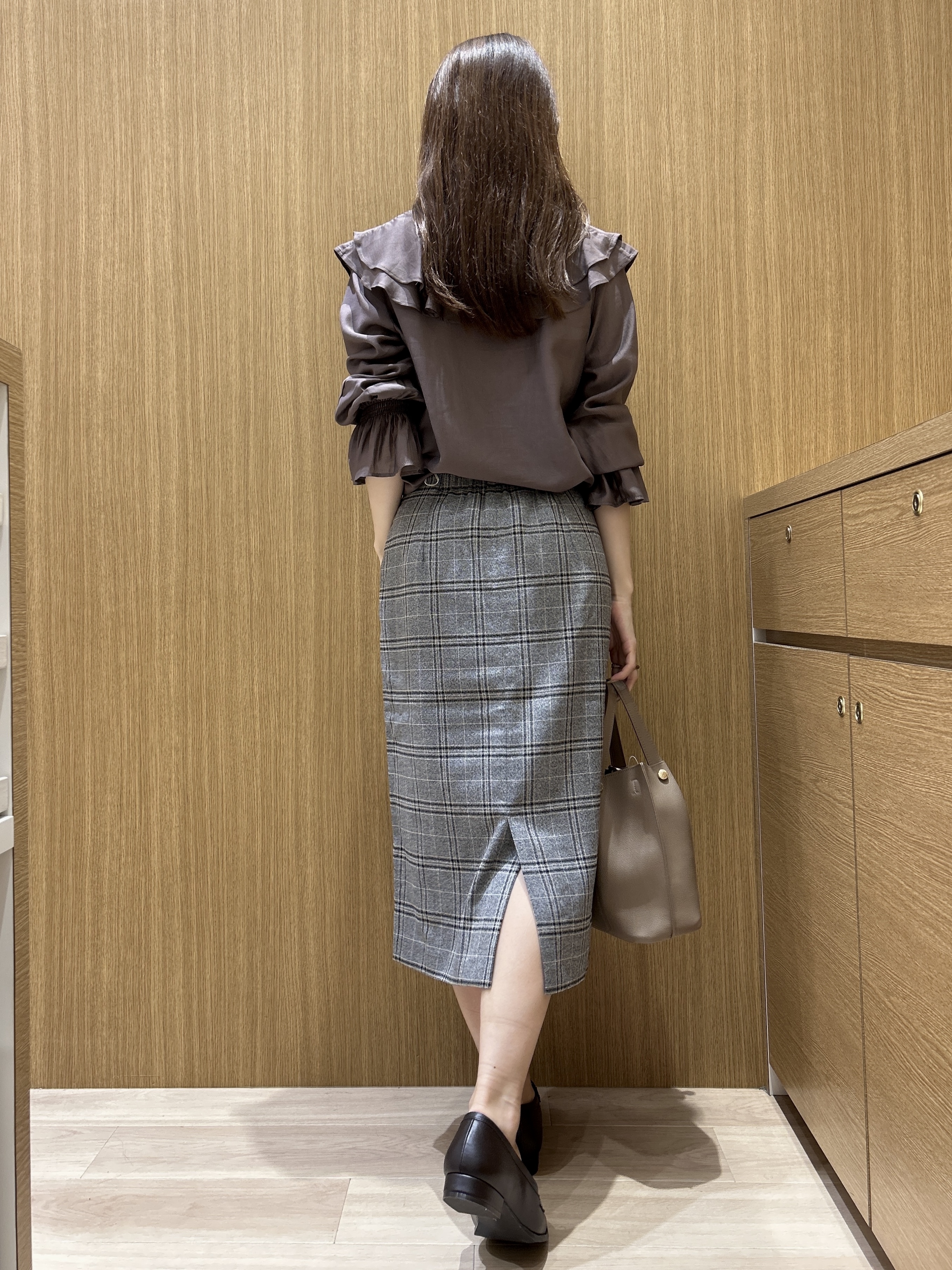 maiさんの「OPAQUE.CLIP｜セミシアーフリルブラウス【洗濯機OK】」を使ったコーディネート