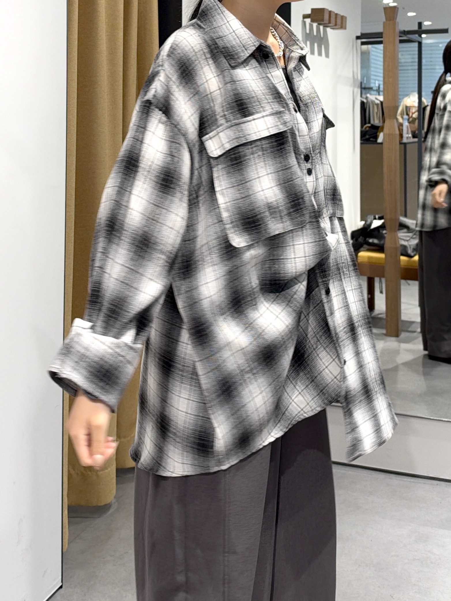 Renoさんの「INDIVI｜チェックネルシャツ【LIVE紹介／上枝みどりさん着用】」を使ったコーディネート