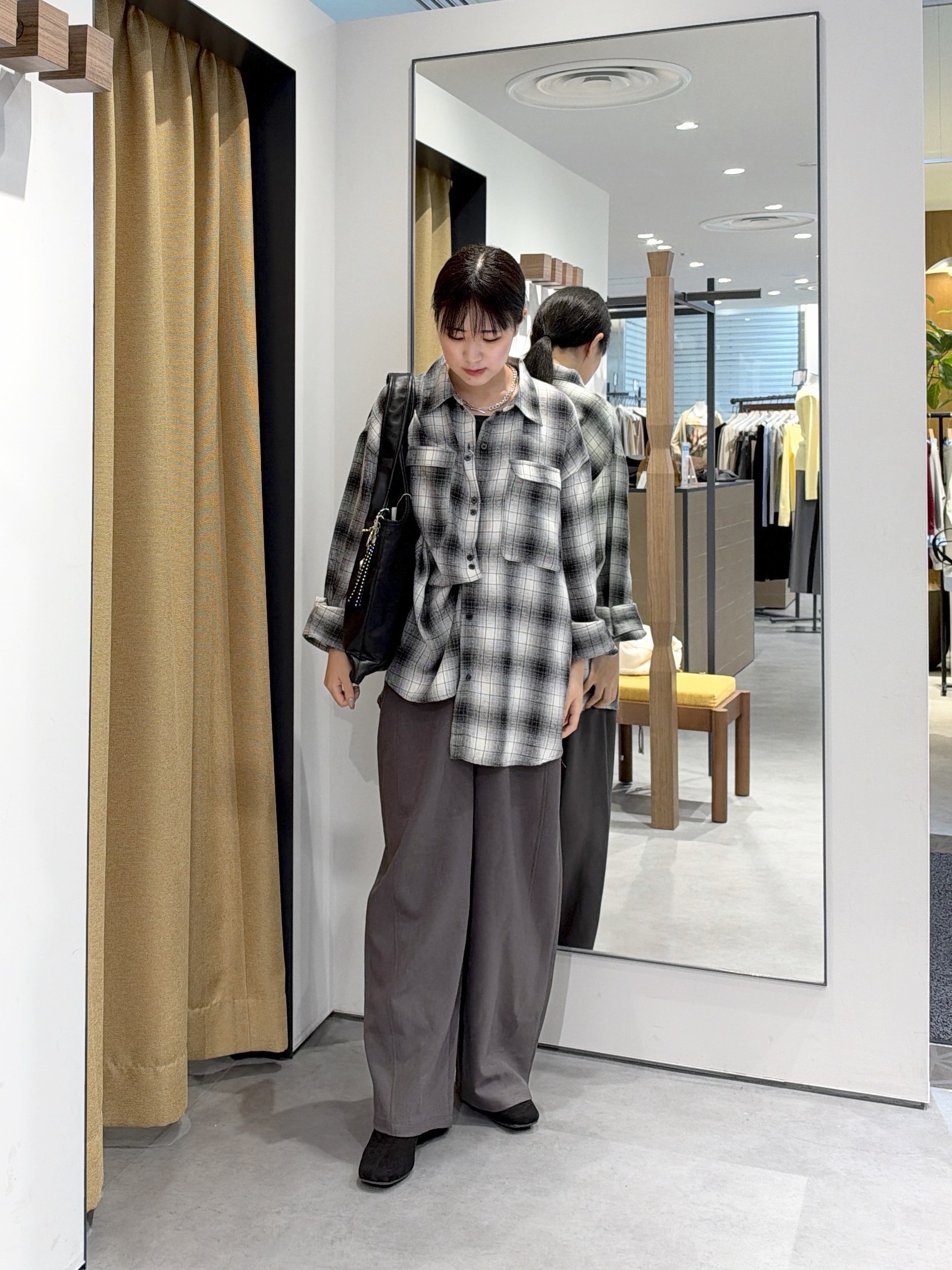 Renoさんの「INDIVI｜チェックネルシャツ【LIVE紹介／上枝みどりさん着用】」を使ったコーディネート