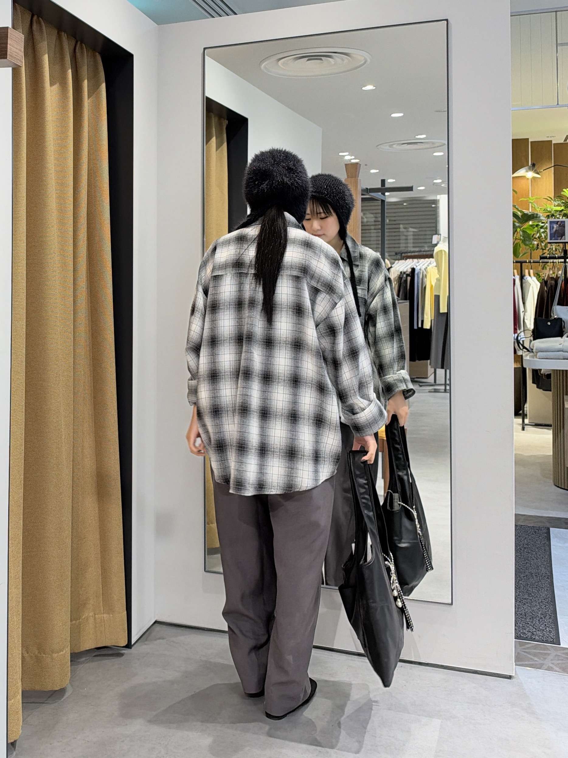 Renoさんの「INDIVI｜チェックネルシャツ【LIVE紹介／上枝みどりさん着用】」を使ったコーディネート