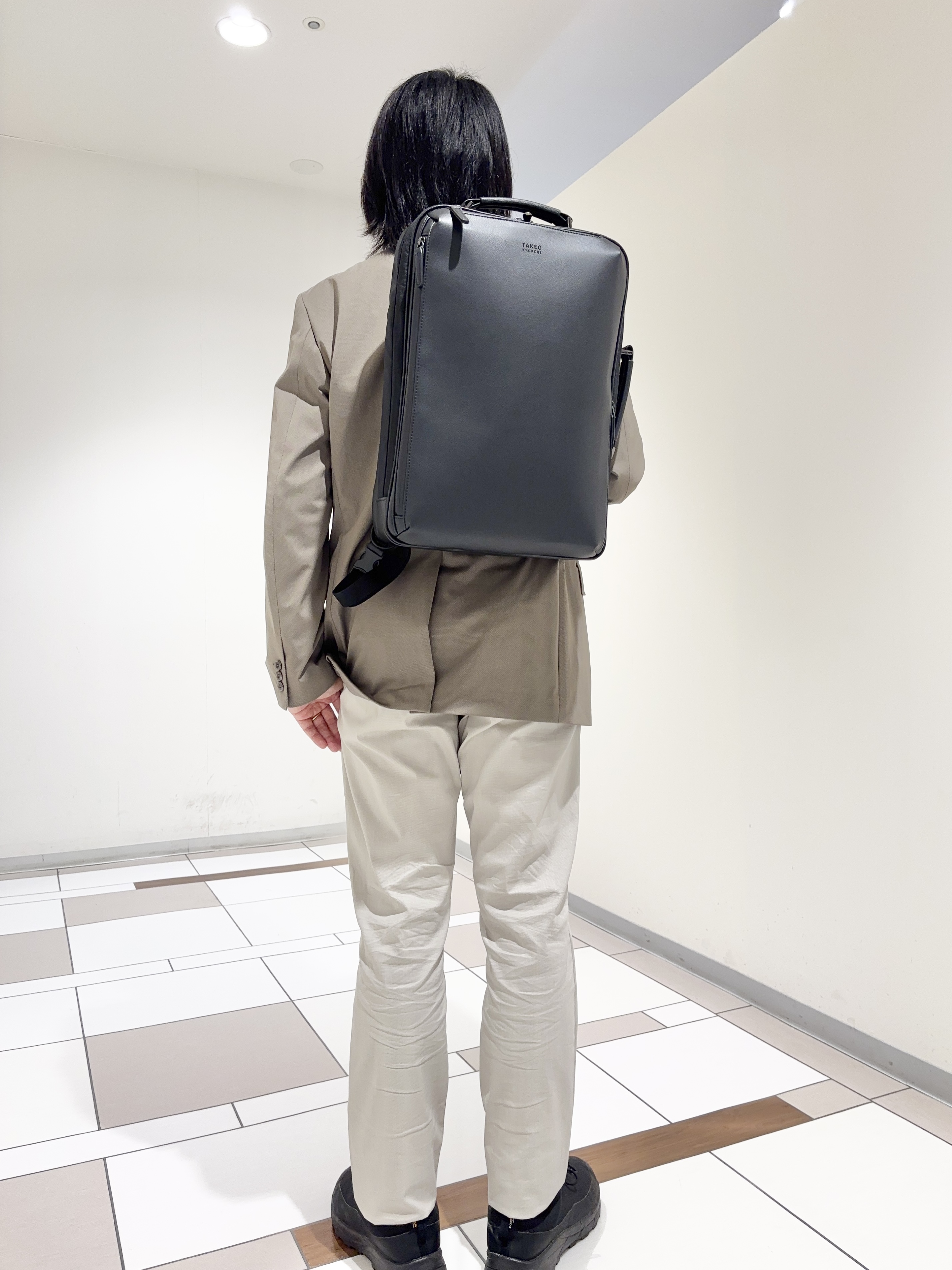 及川さんの「TAKEO KIKUCHI｜【360&deg;ストレッチ／軽量】None Of Stress ライト ジャケット（セットアップ対応）」を使ったコーディネート