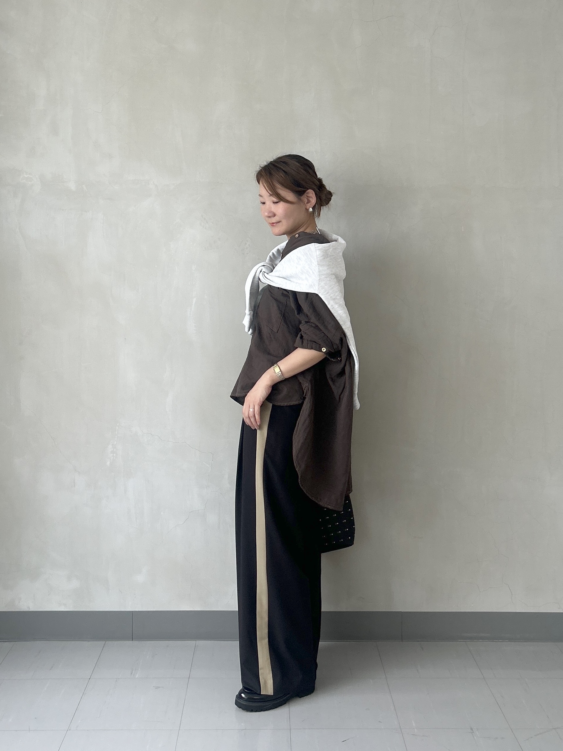 takaさんの「INDIVI｜ガーゼデニムシャツ」を使ったコーディネート