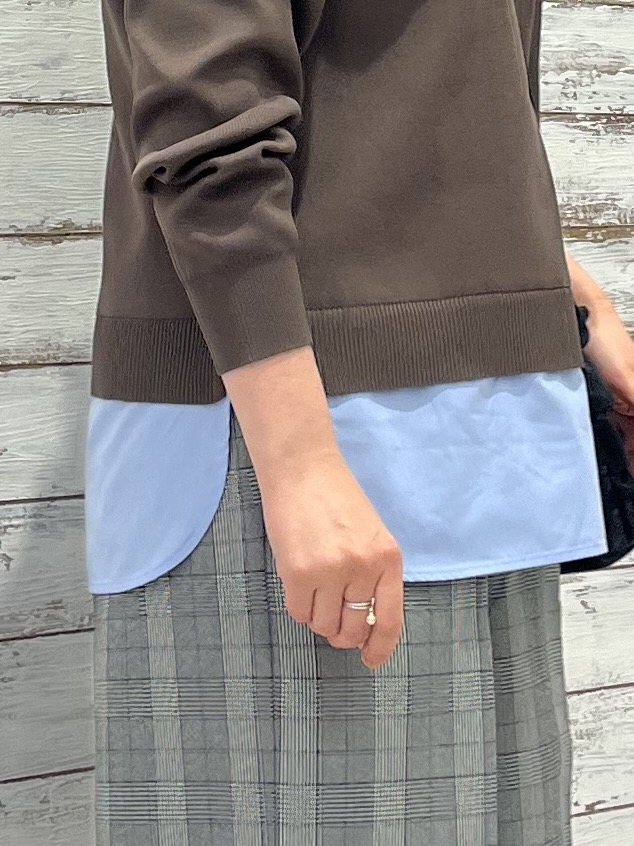 ゆっきーさんの「SHOO･LA･RUE｜【S-LL】着るだけできまる シャツレイヤード風 スポンディッシュニット」を使ったコーディネート