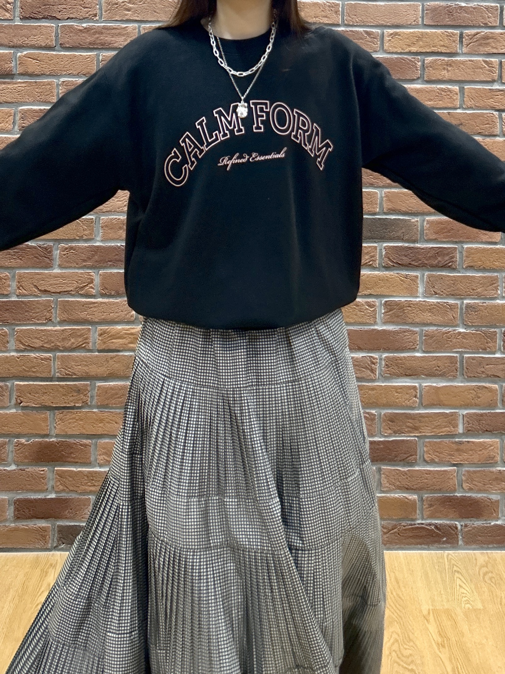 Renoさんの「INDIVI｜フォルムロゴスウェット」を使ったコーディネート