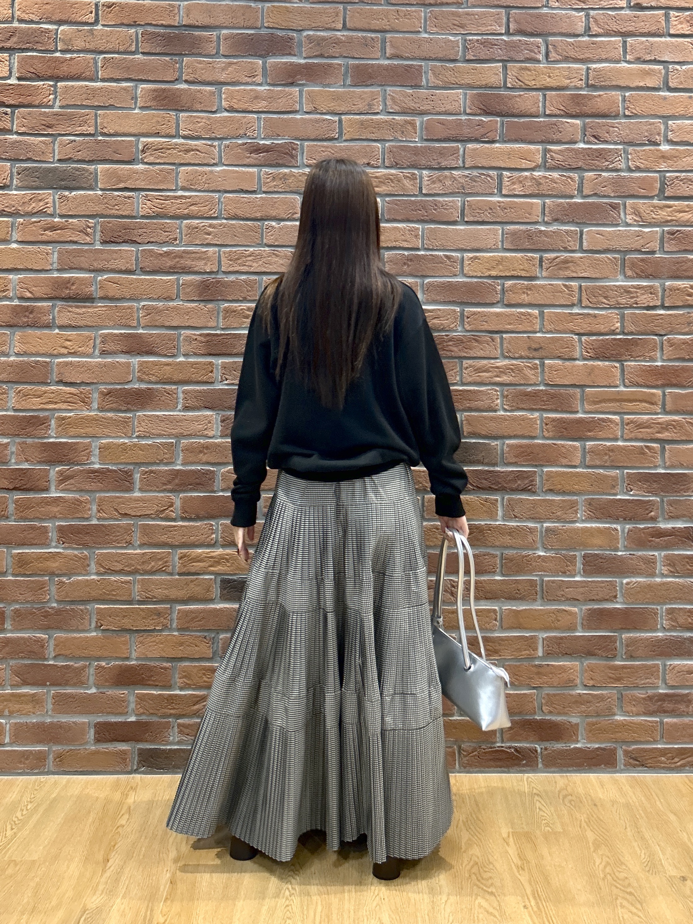 Renoさんの「INDIVI｜フォルムロゴスウェット」を使ったコーディネート