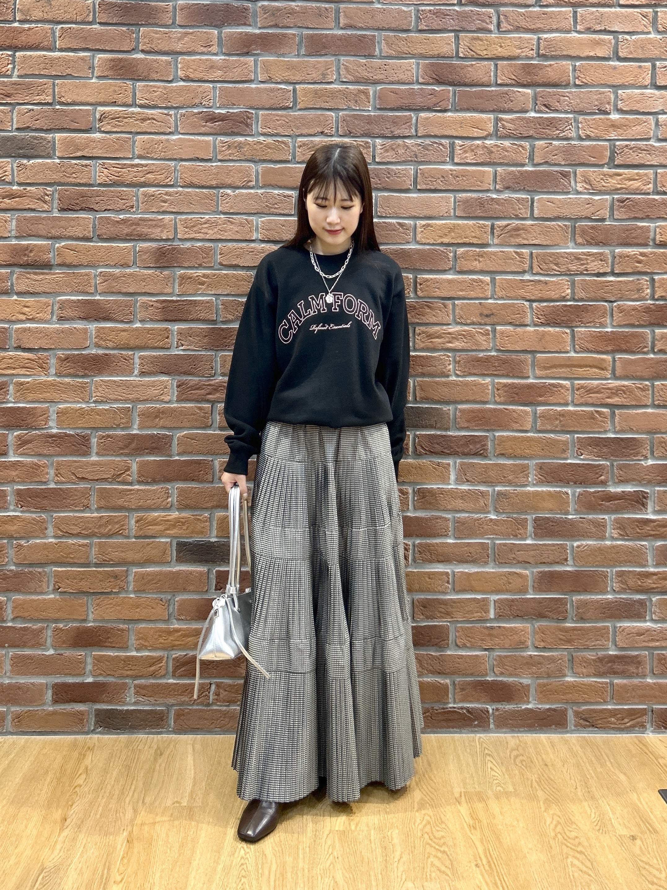 Renoさんの「INDIVI｜フォルムロゴスウェット」を使ったコーディネート