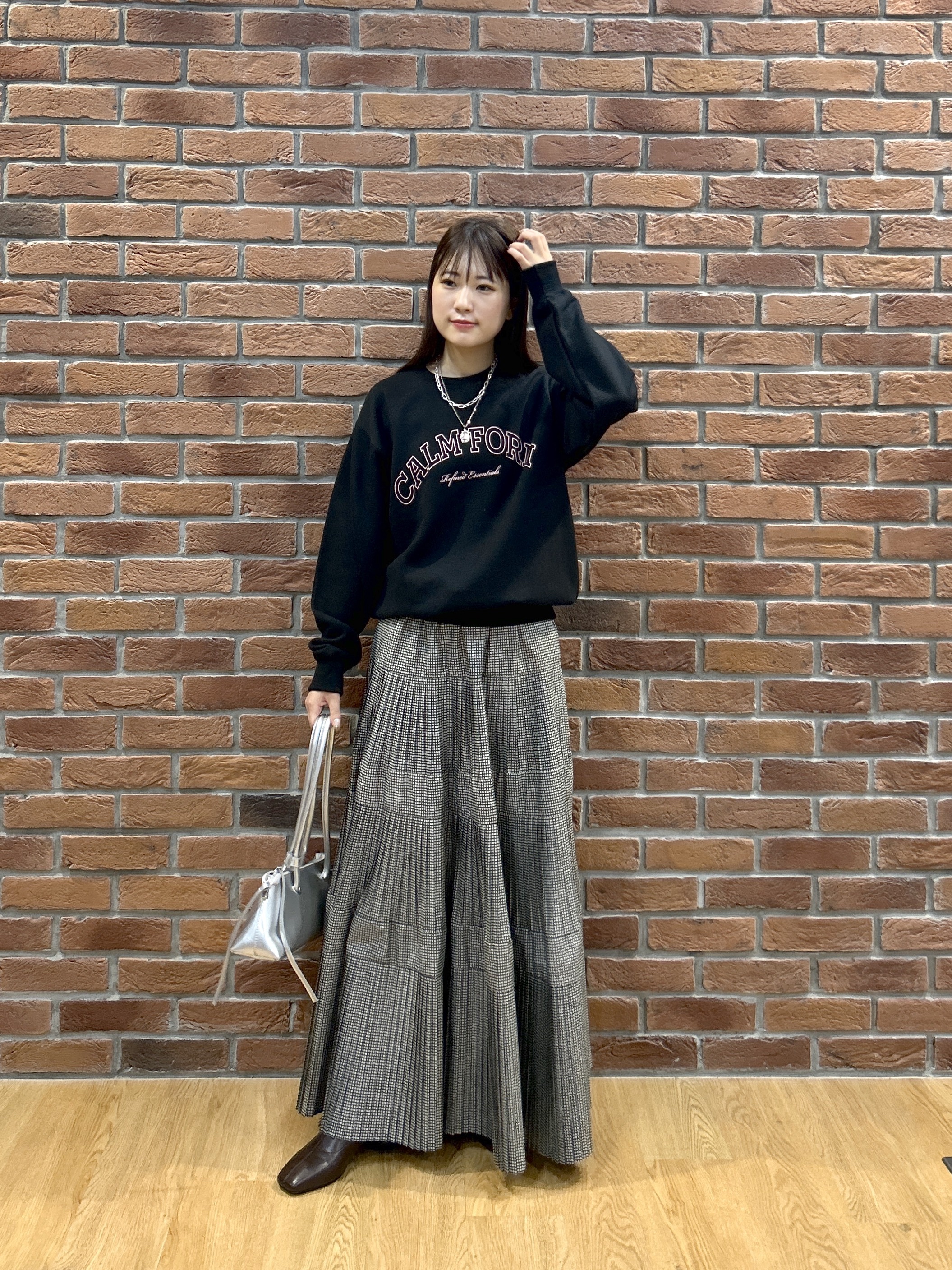 Renoさんの「INDIVI｜フォルムロゴスウェット」を使ったコーディネート