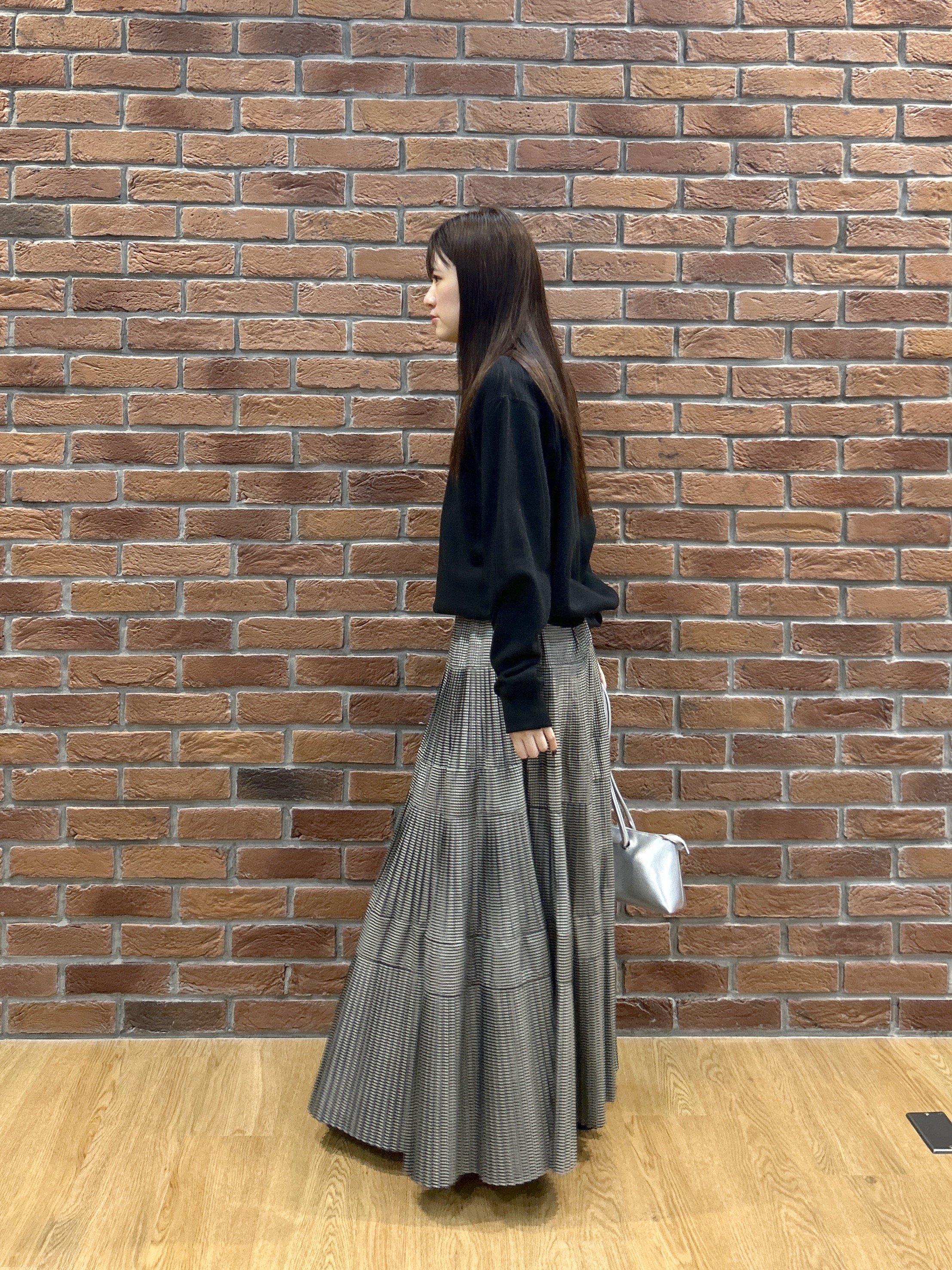 Renoさんの「INDIVI｜フォルムロゴスウェット」を使ったコーディネート